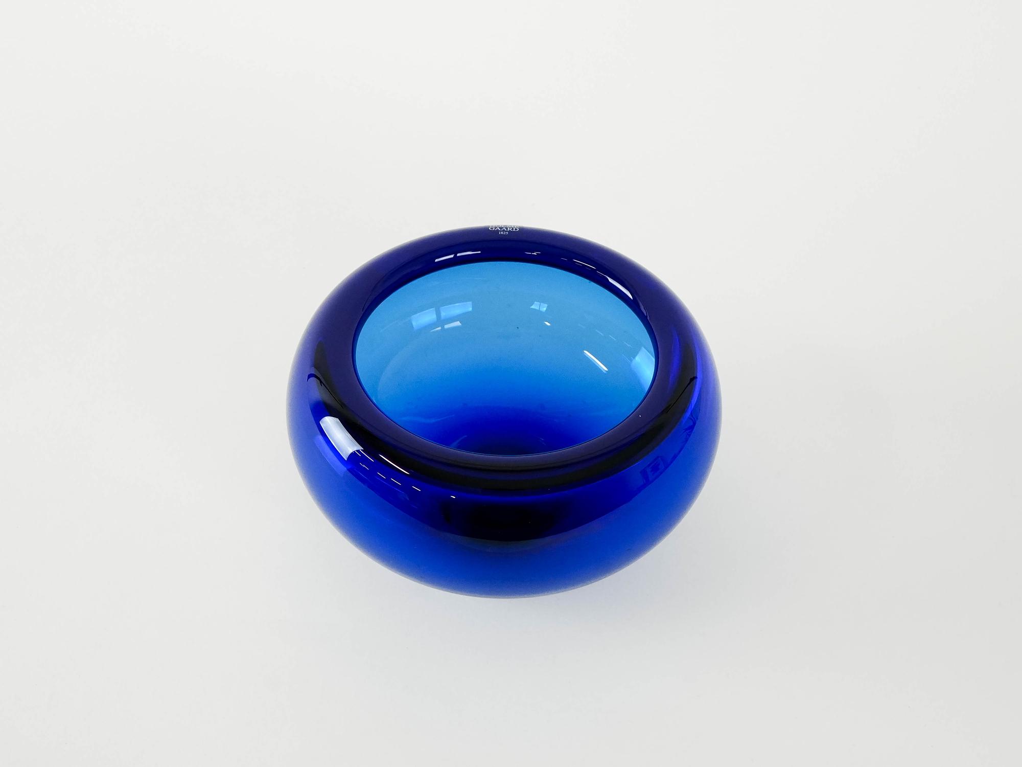 Blue cobalt bowl 1960s 3