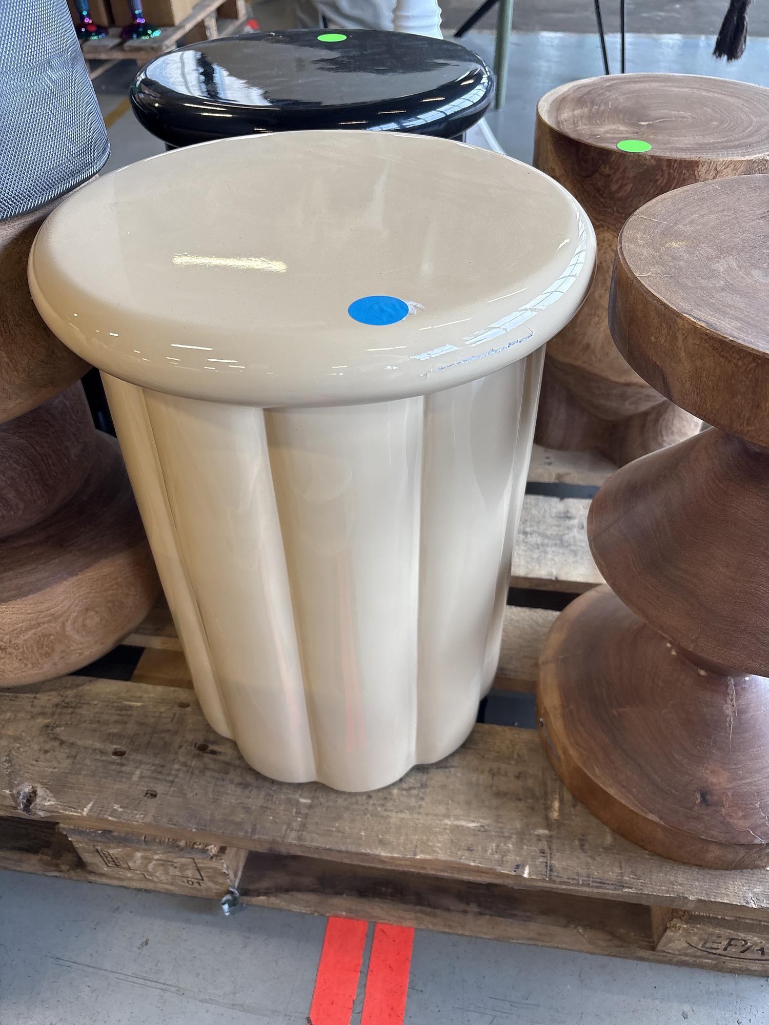 Roman Stool White 1
