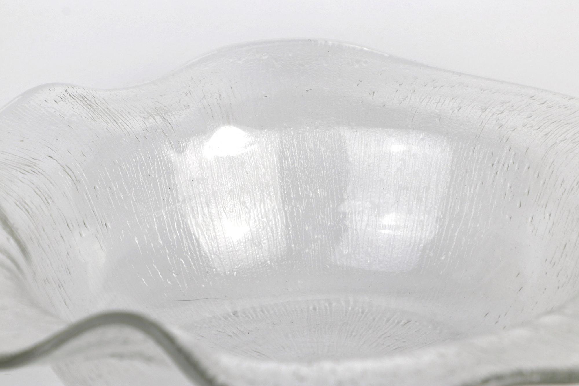 Vintage fruit bowl with wavy rim Glass 1960s 4