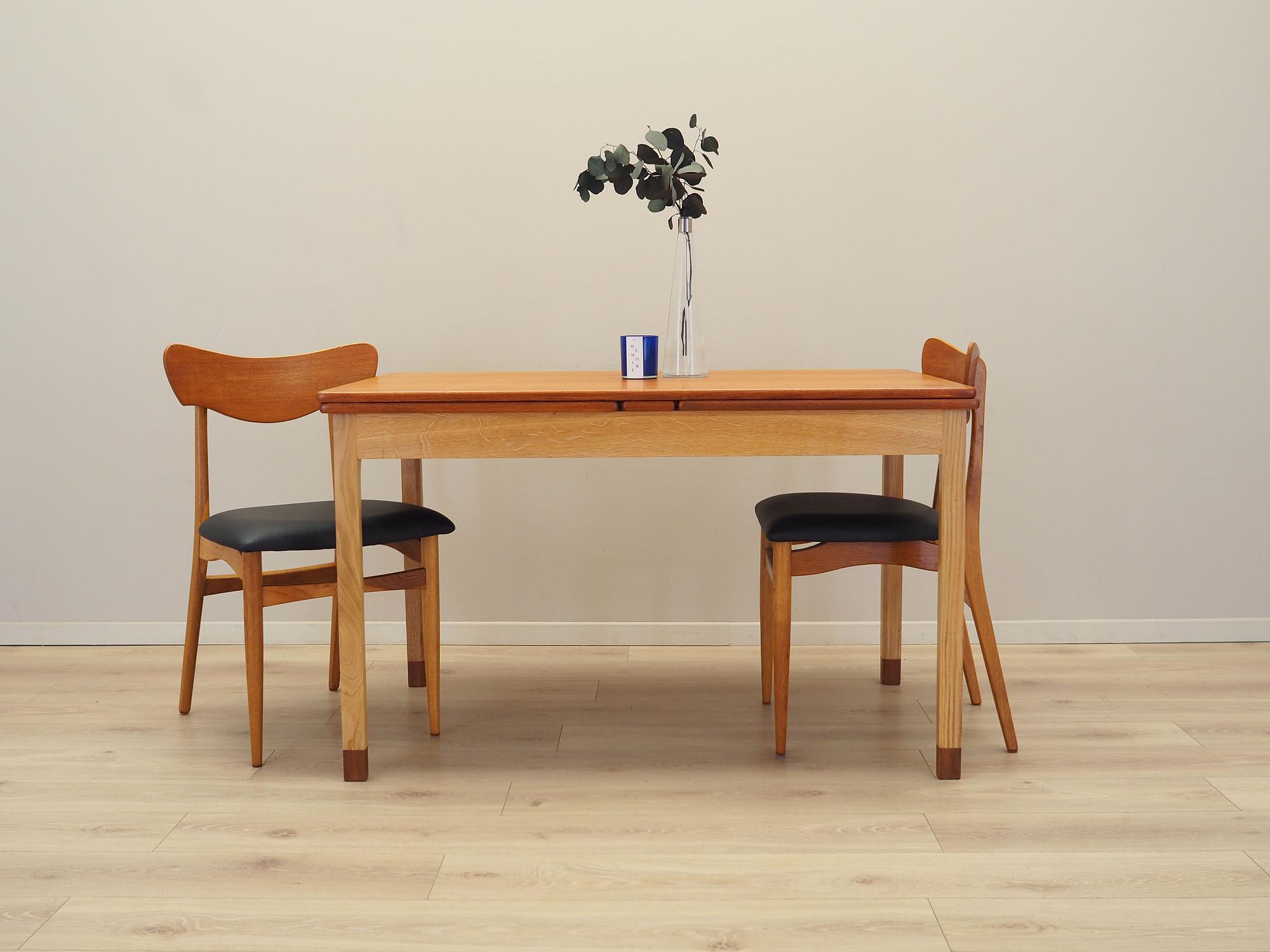 Extendable table, Danish Design, 1970s, Manufacturer: SKM 1