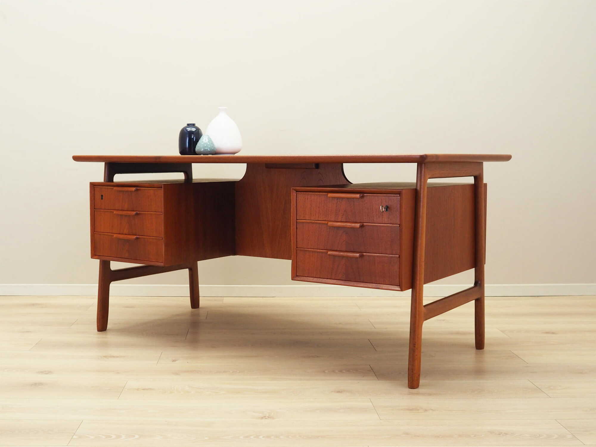 Vintage desk teak brown 1970s 2