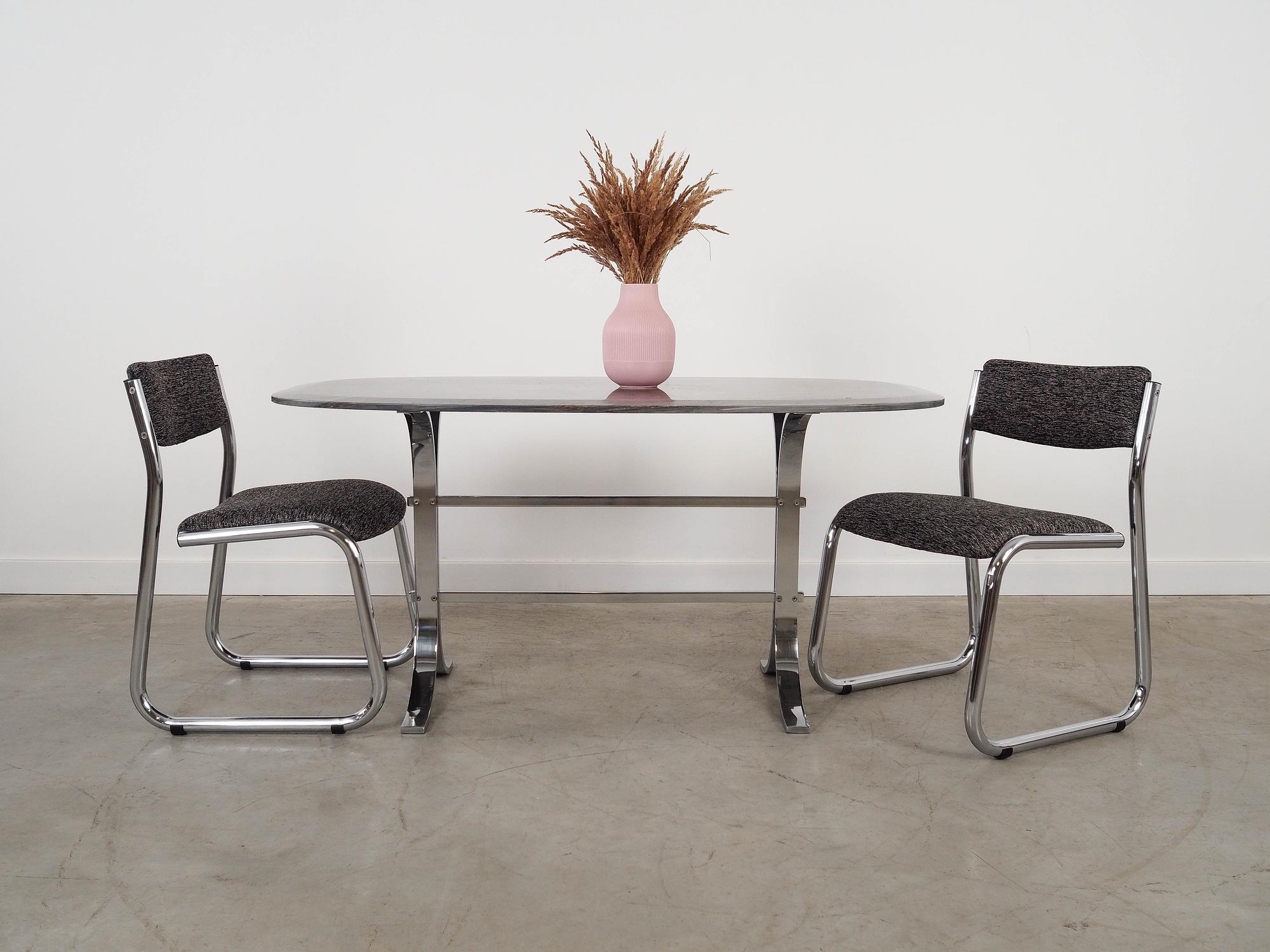 Steintisch 1980er Jahre 1