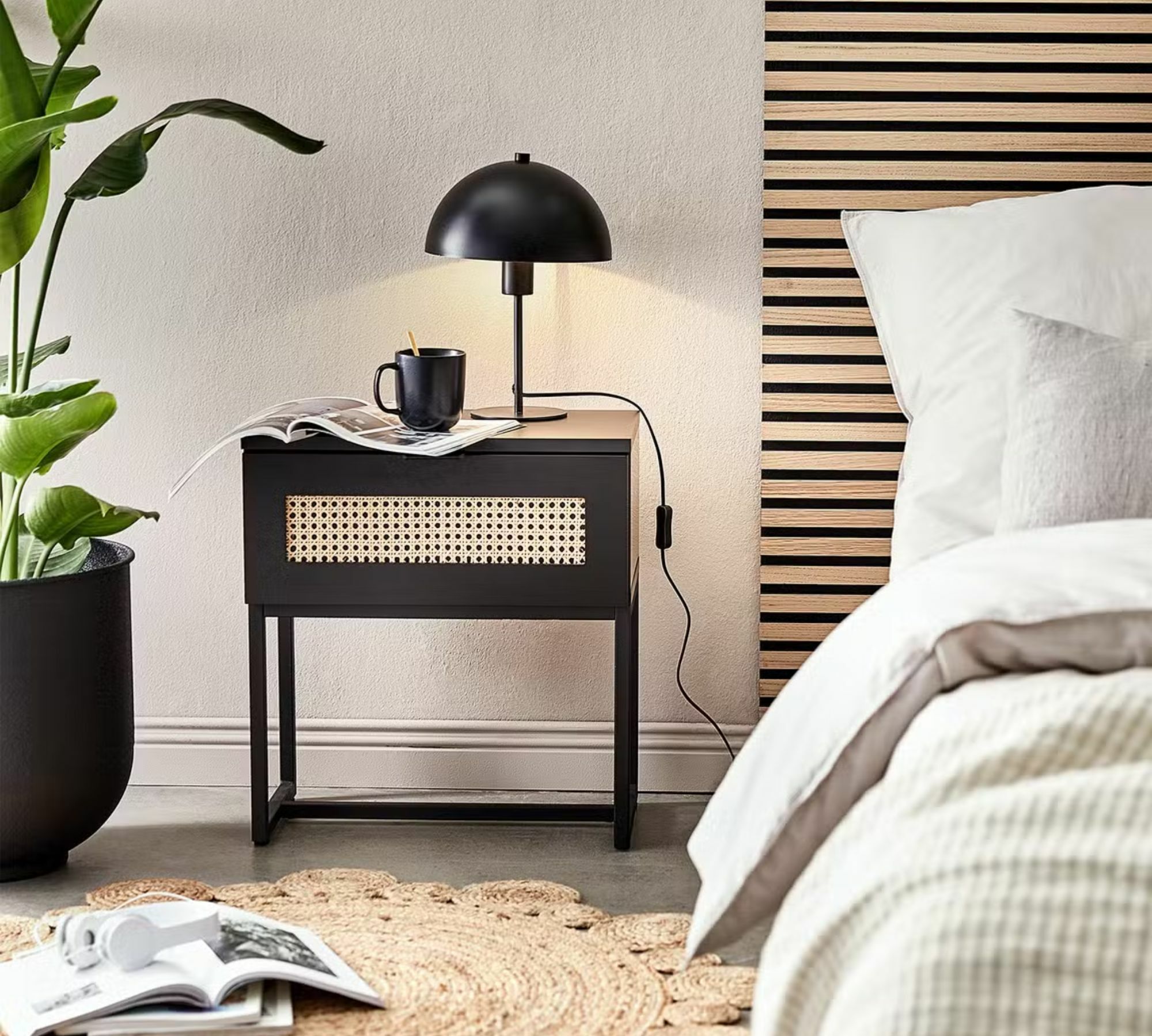Little Vienna Nachttisch Rattan Eichenholzfurnier Schwarz 0