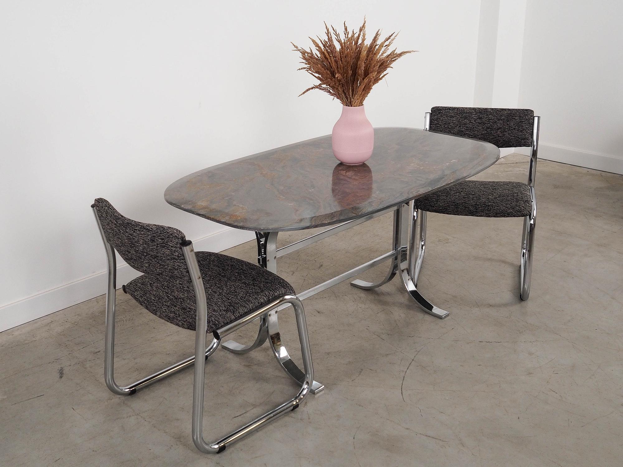 Steintisch 1980er Jahre 2