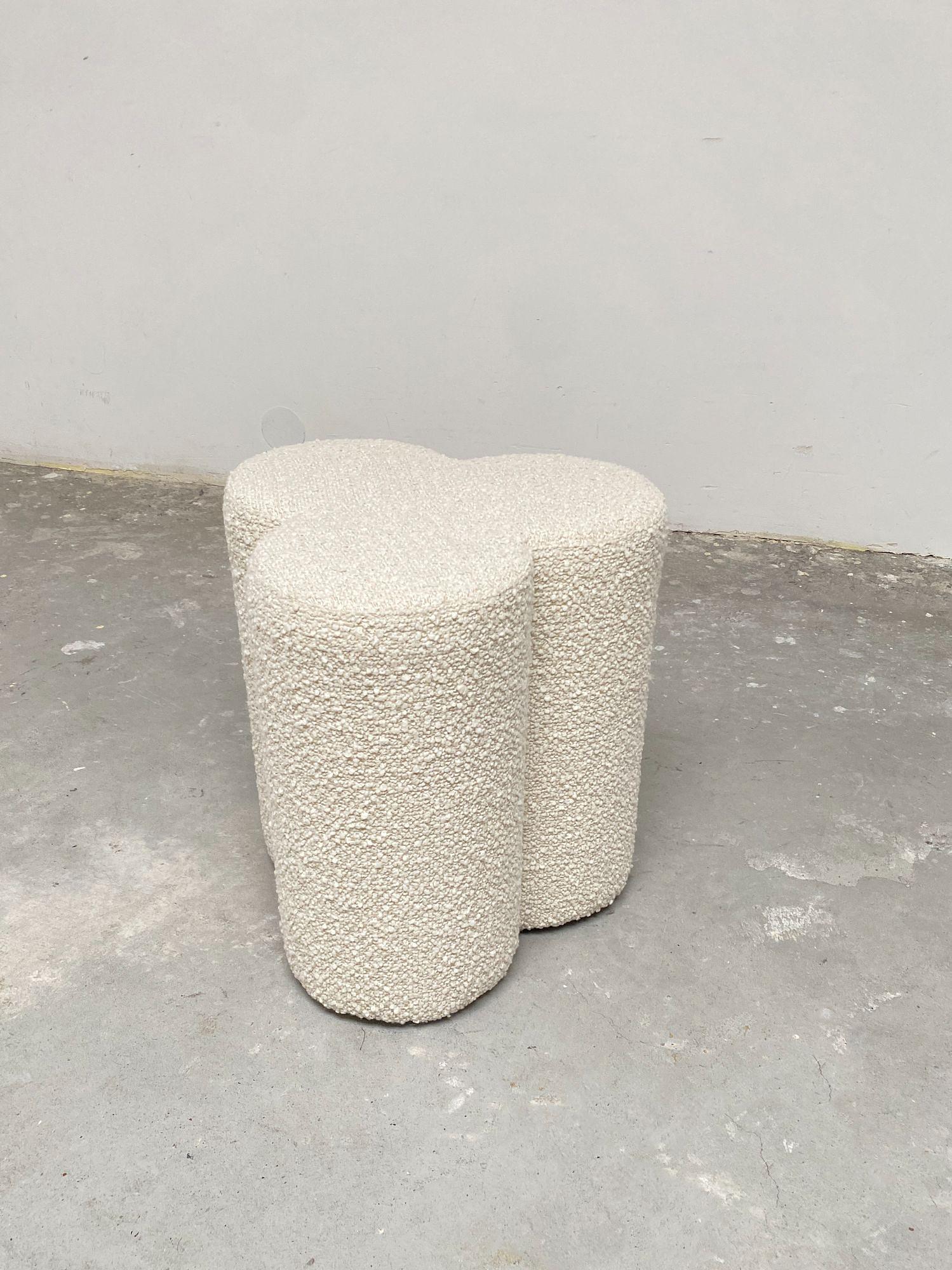 Clover Hocker Creme 4