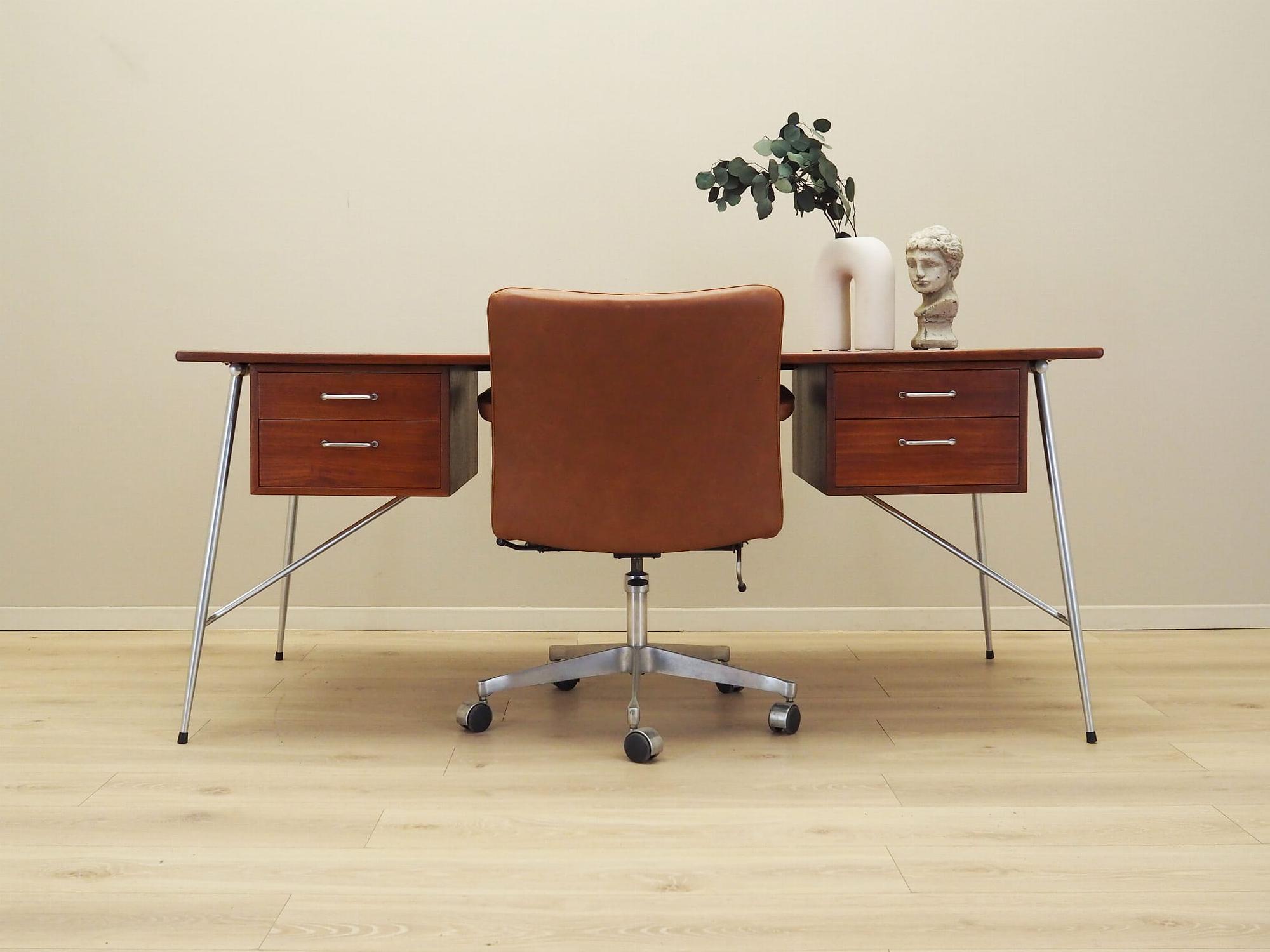 Model 202 Schreibtisch Teakholz 1960er Jahre 2