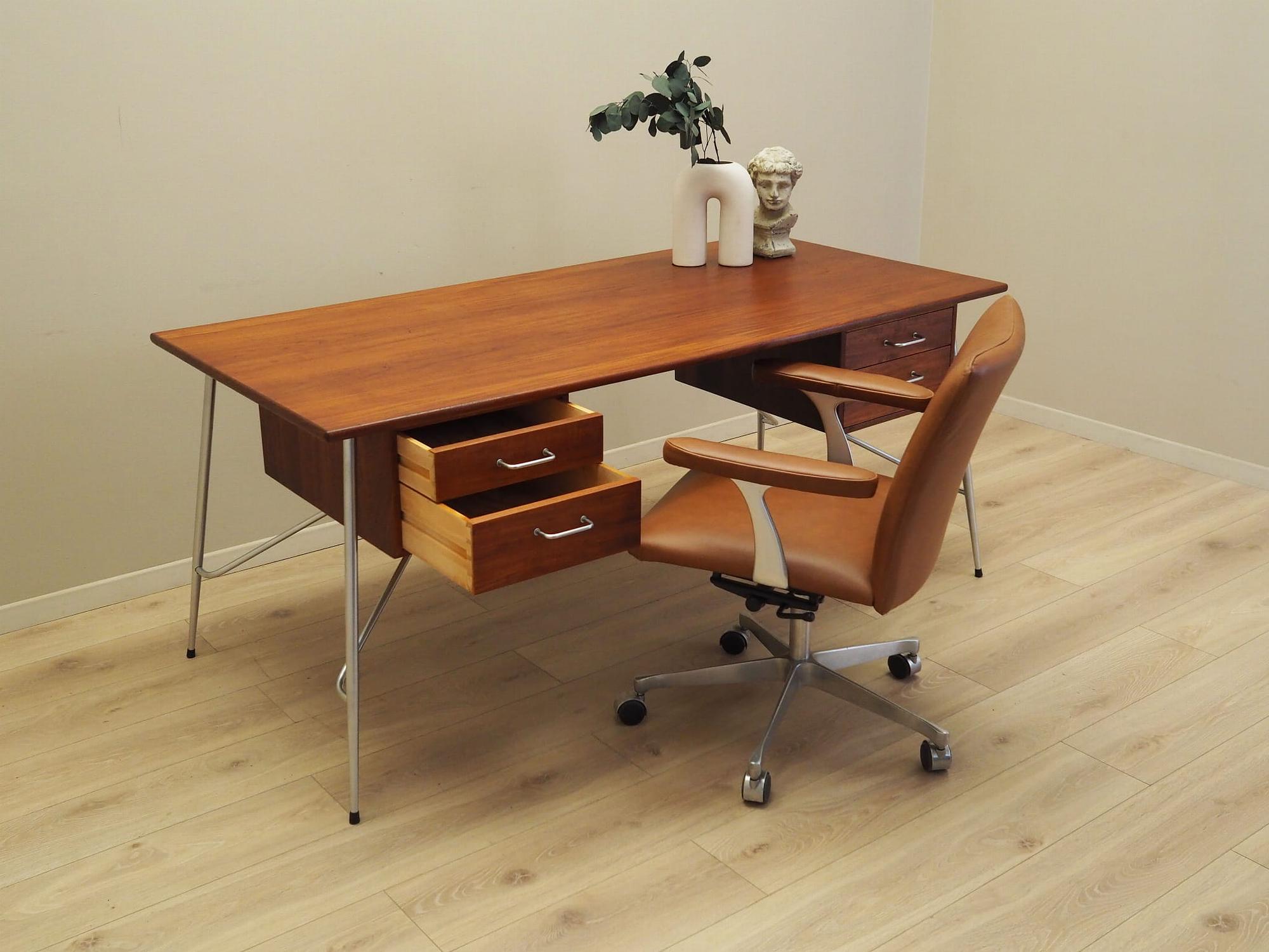 Model 202 Schreibtisch Teakholz 1960er Jahre 3