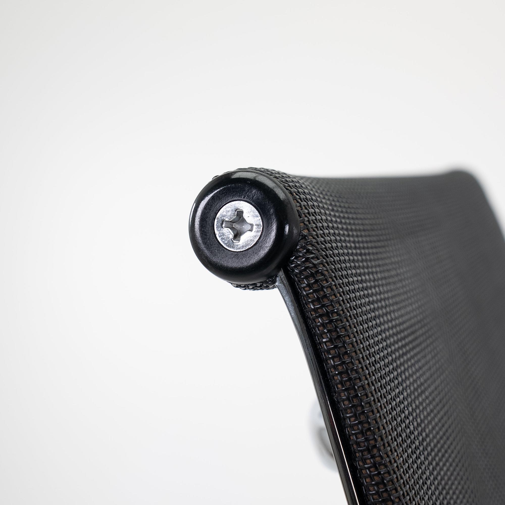 EA108 Bürostuhl Schwarz von Vitra 7