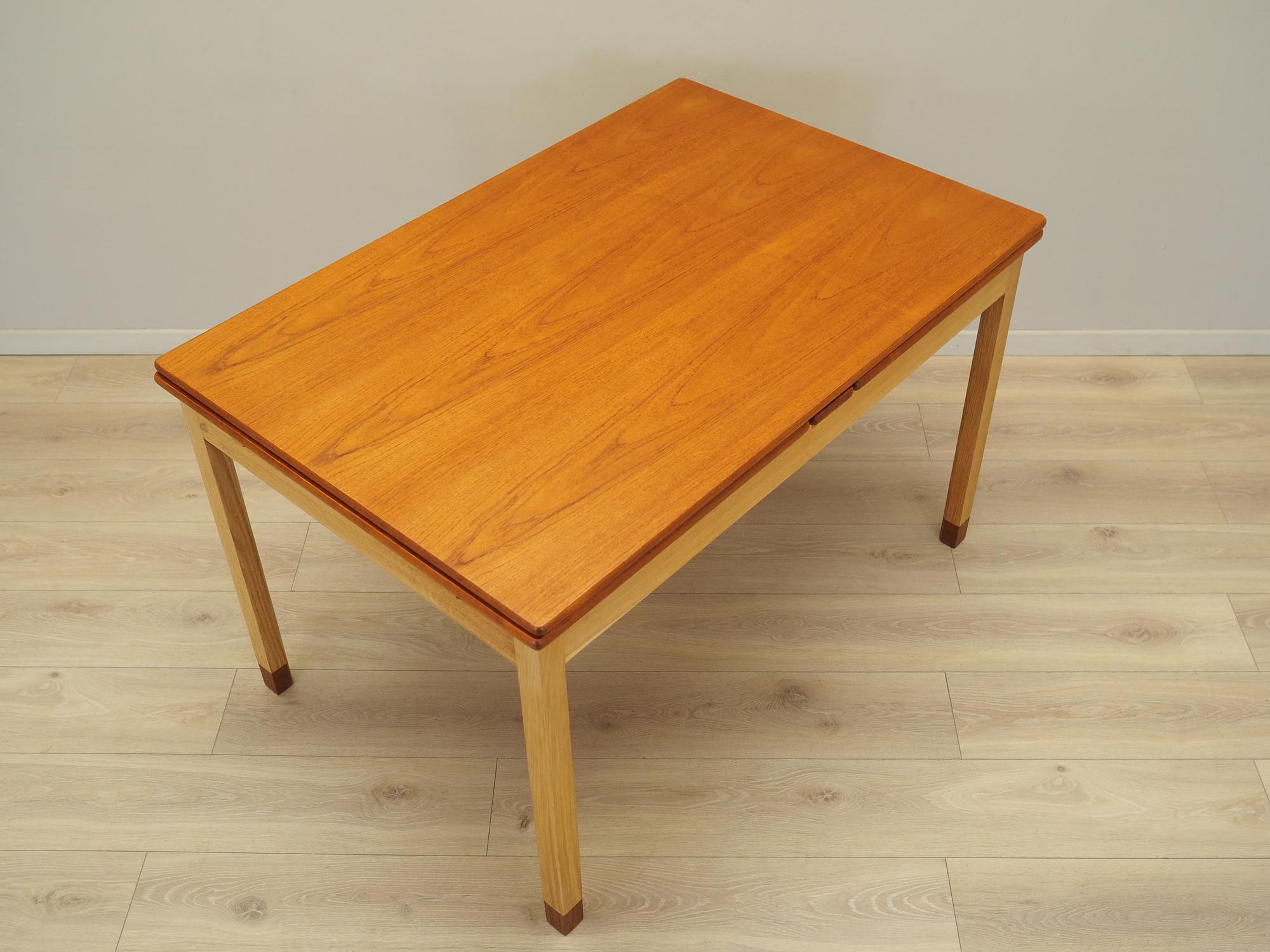 Extendable table, Danish Design, 1970s, Manufacturer: SKM 4