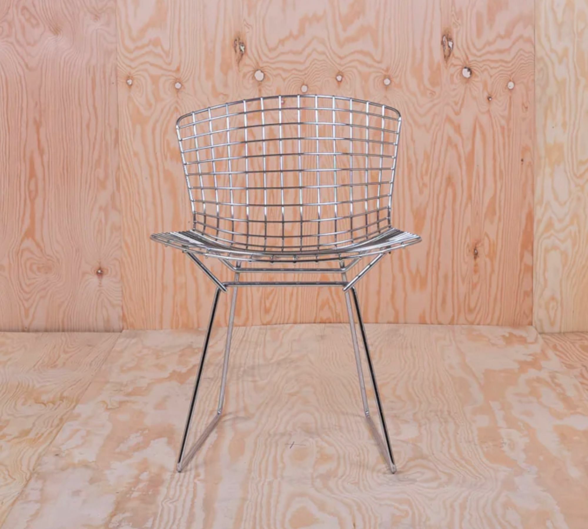 Bertoia Wire Stuhl Chron 6