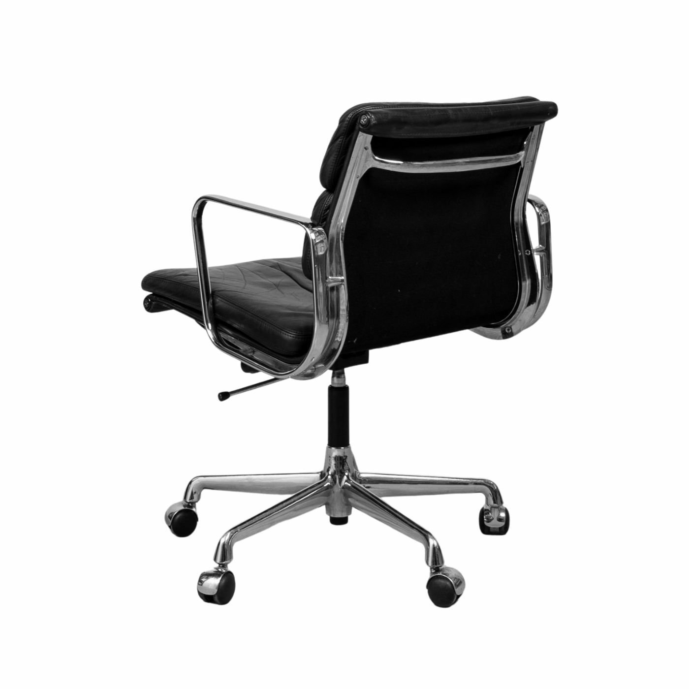 Eames EA217 Aluminium Chair aus schwarzem Leder 2