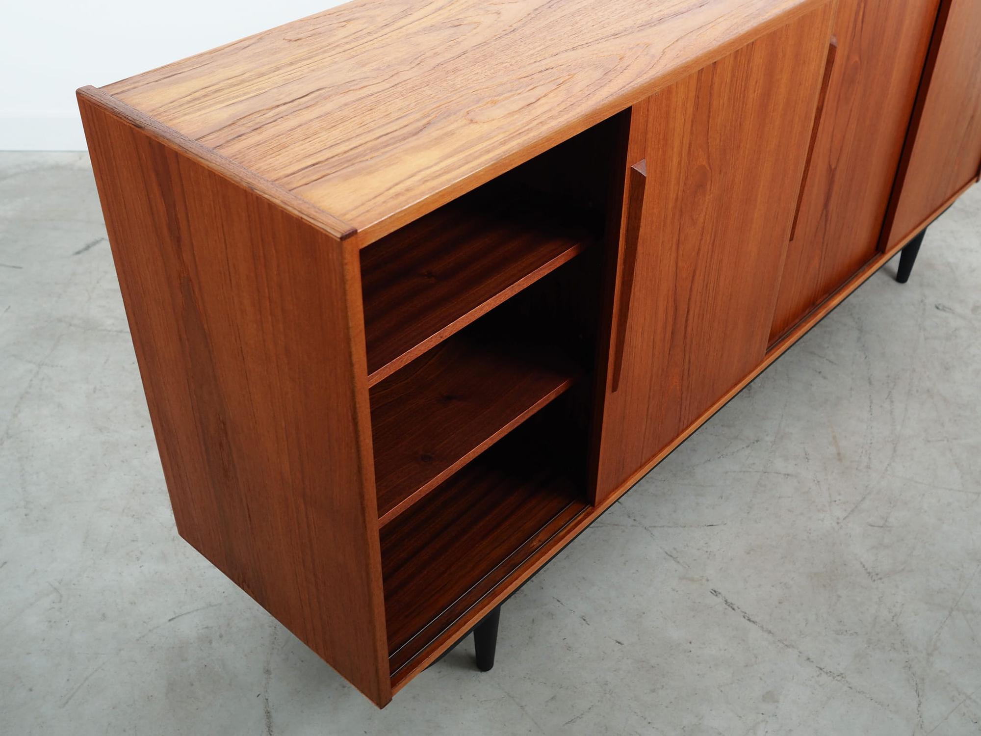 Sideboard teak 1970s 11