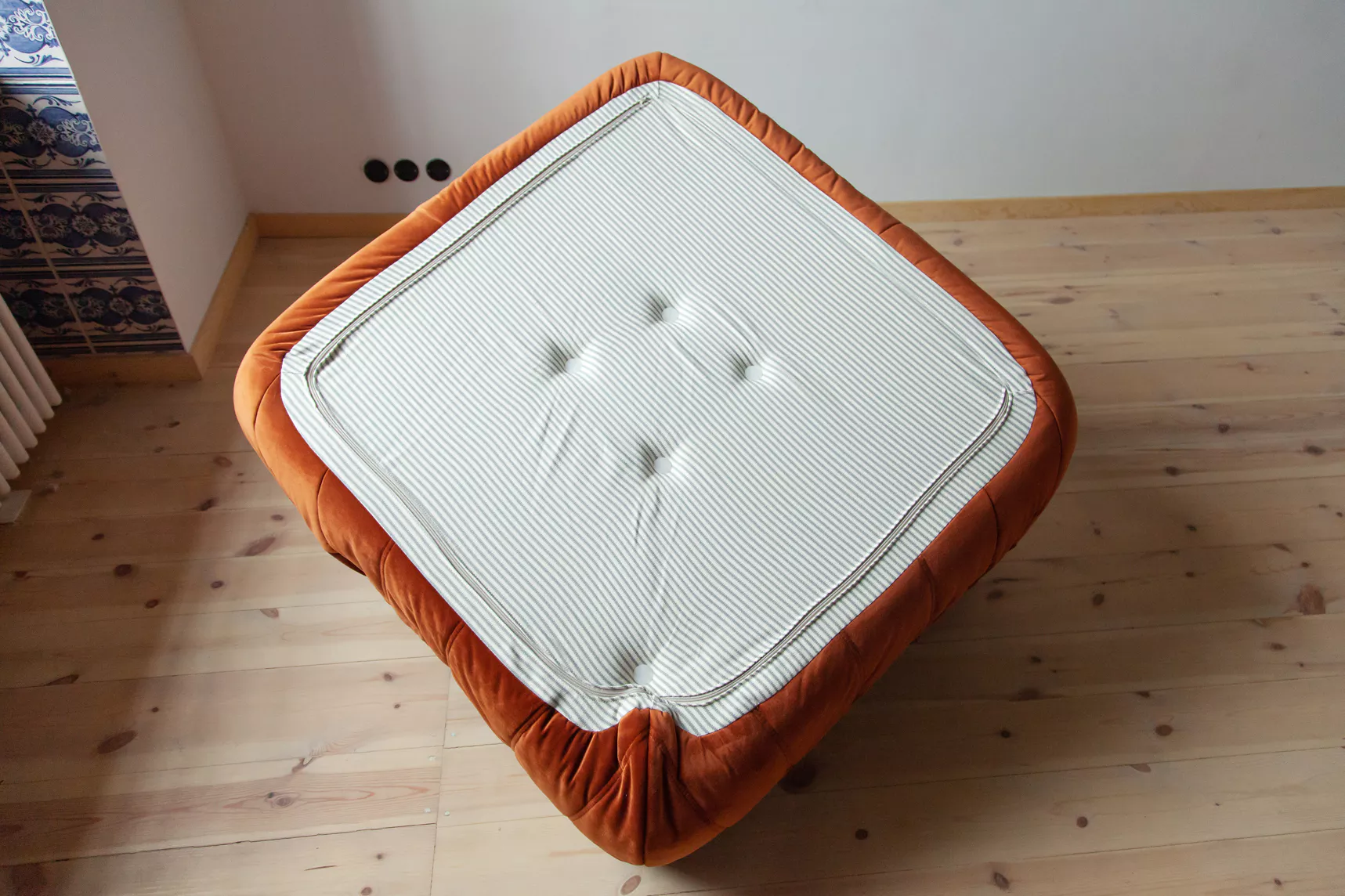 Togo Lounge Set 2-pc. Velvet Amber-Orange 4