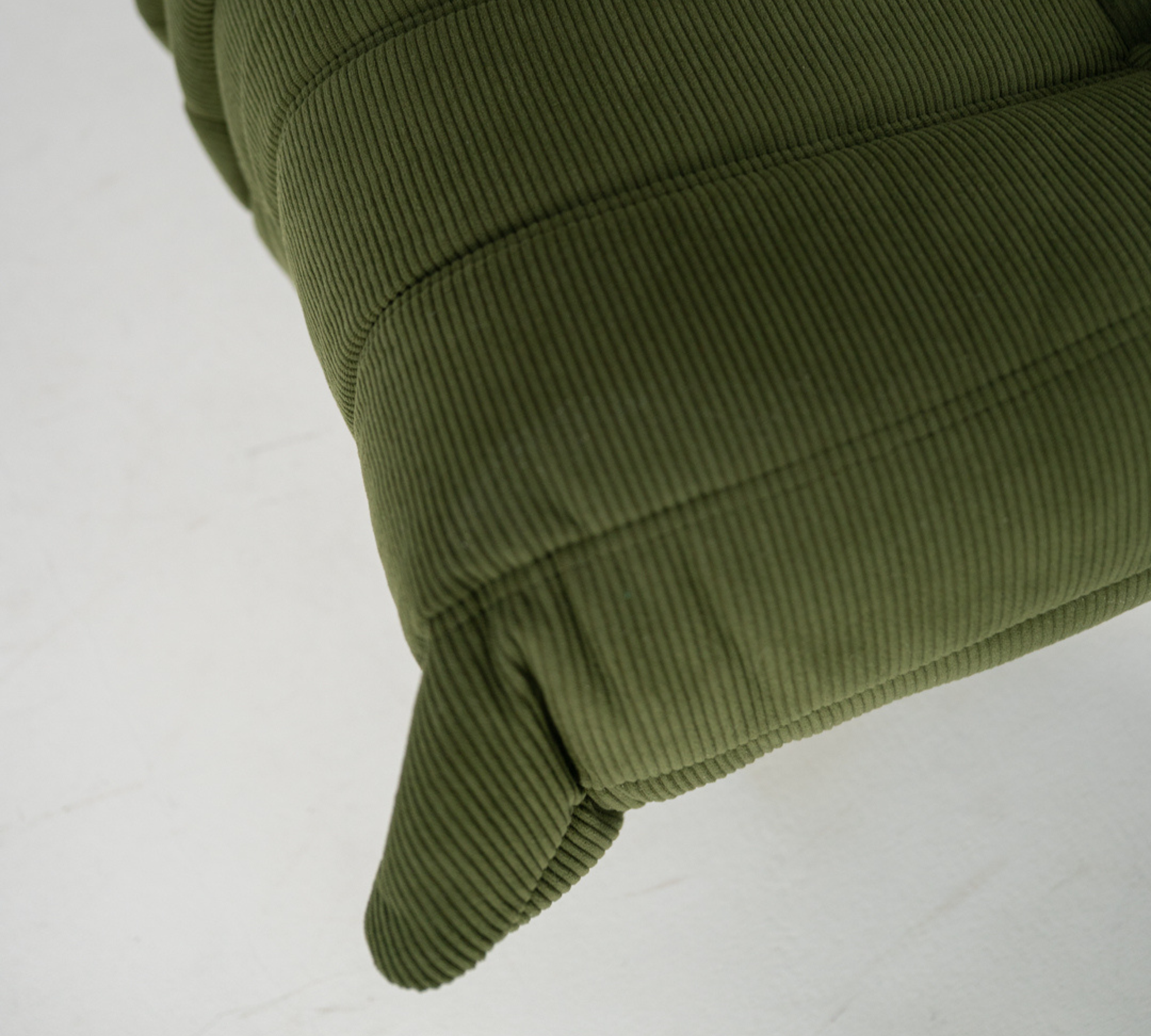 Togo Sofa 3-Seater Cord Coral 4