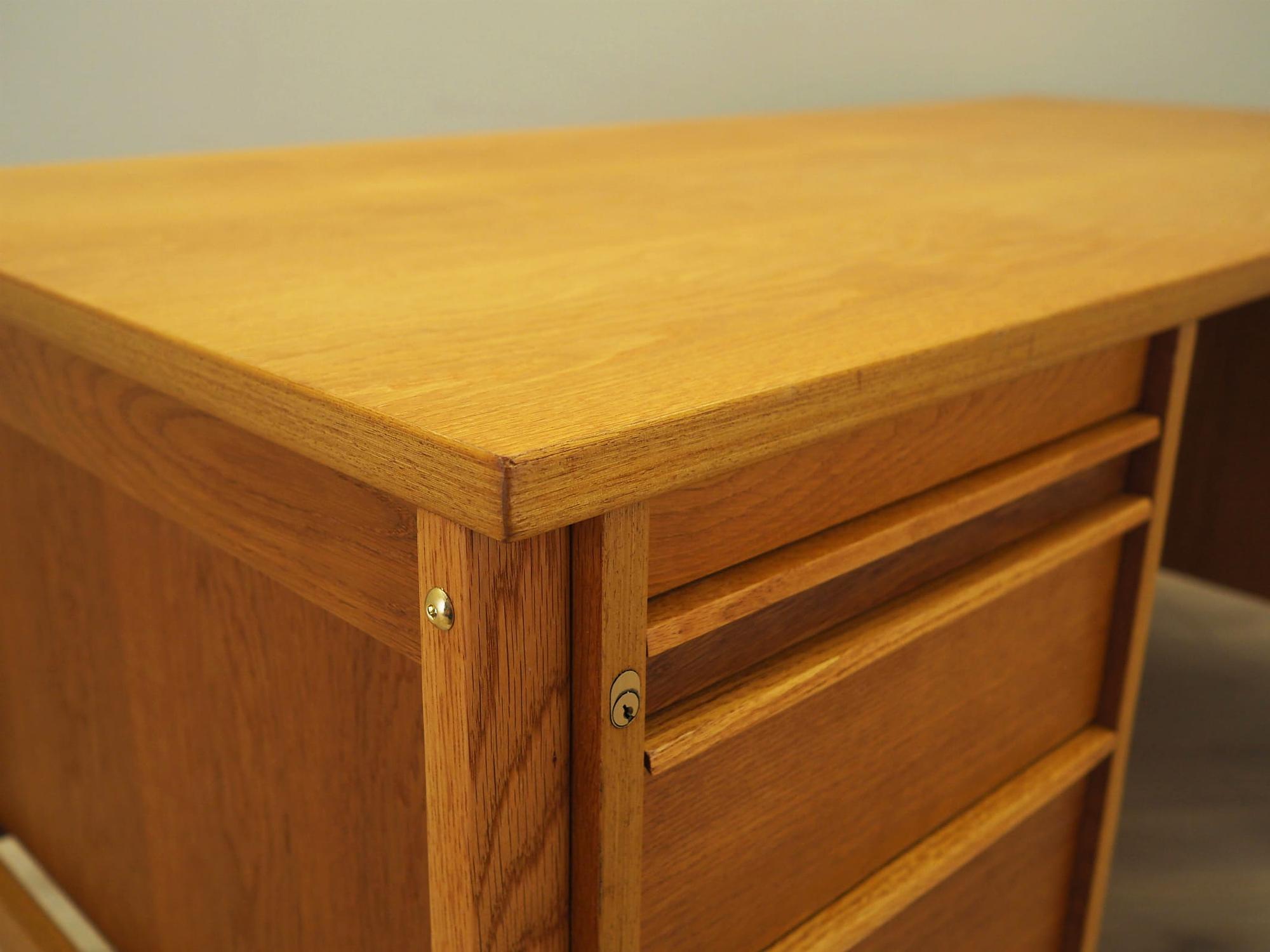 Desk
Ash wood
1970s 9