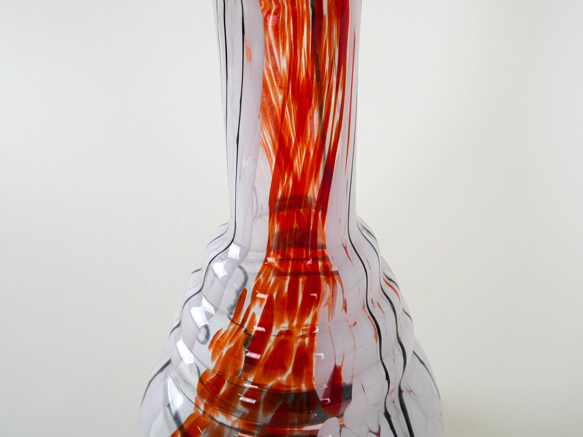 Vaso in vetro rosso 
 6