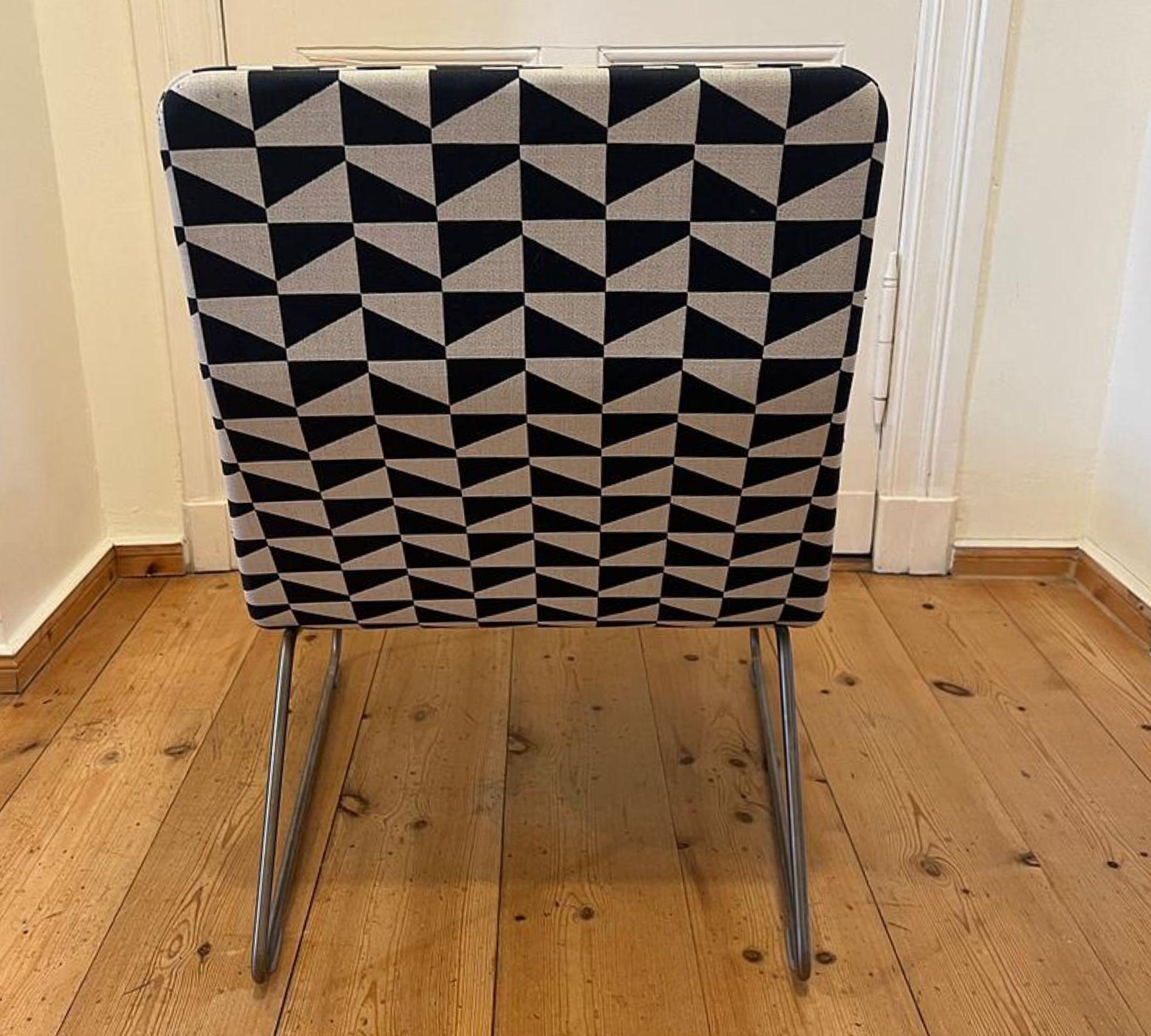 Low Pad Sessel Schwarz Weiß gemustert 4