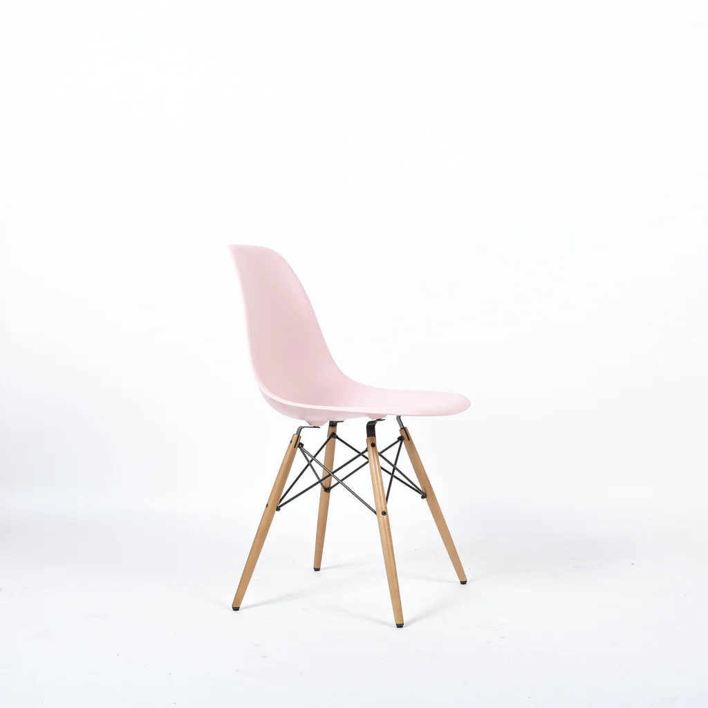 Eames Plastic Side Chair DSW Rosa 0