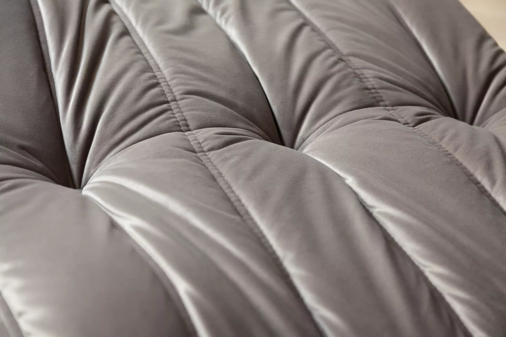 Set Poltrona e Pouf Togo Velluto Grigio Caldo 9