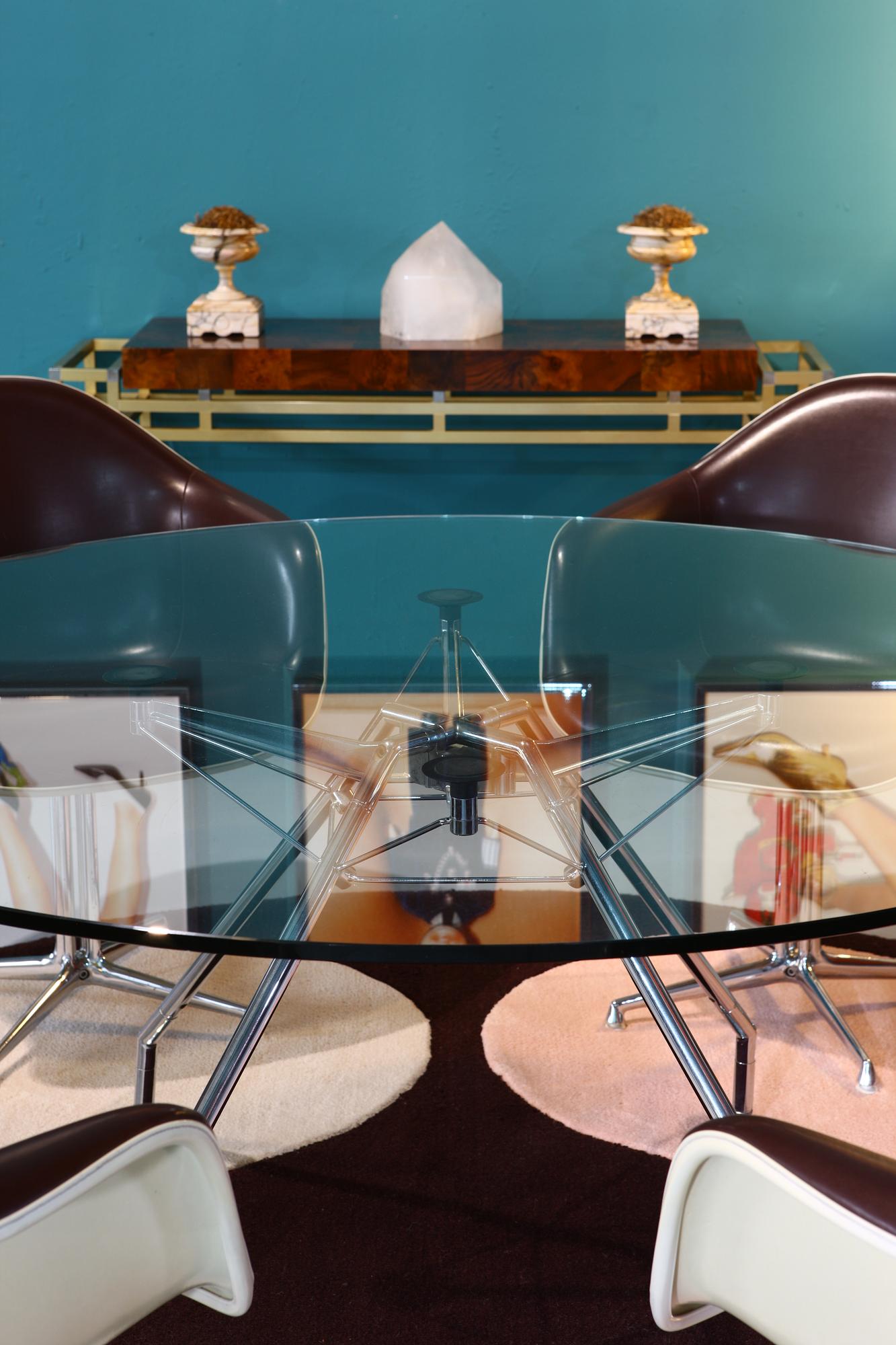 Nomos Dining Table Glass 1986 ø150cm 2