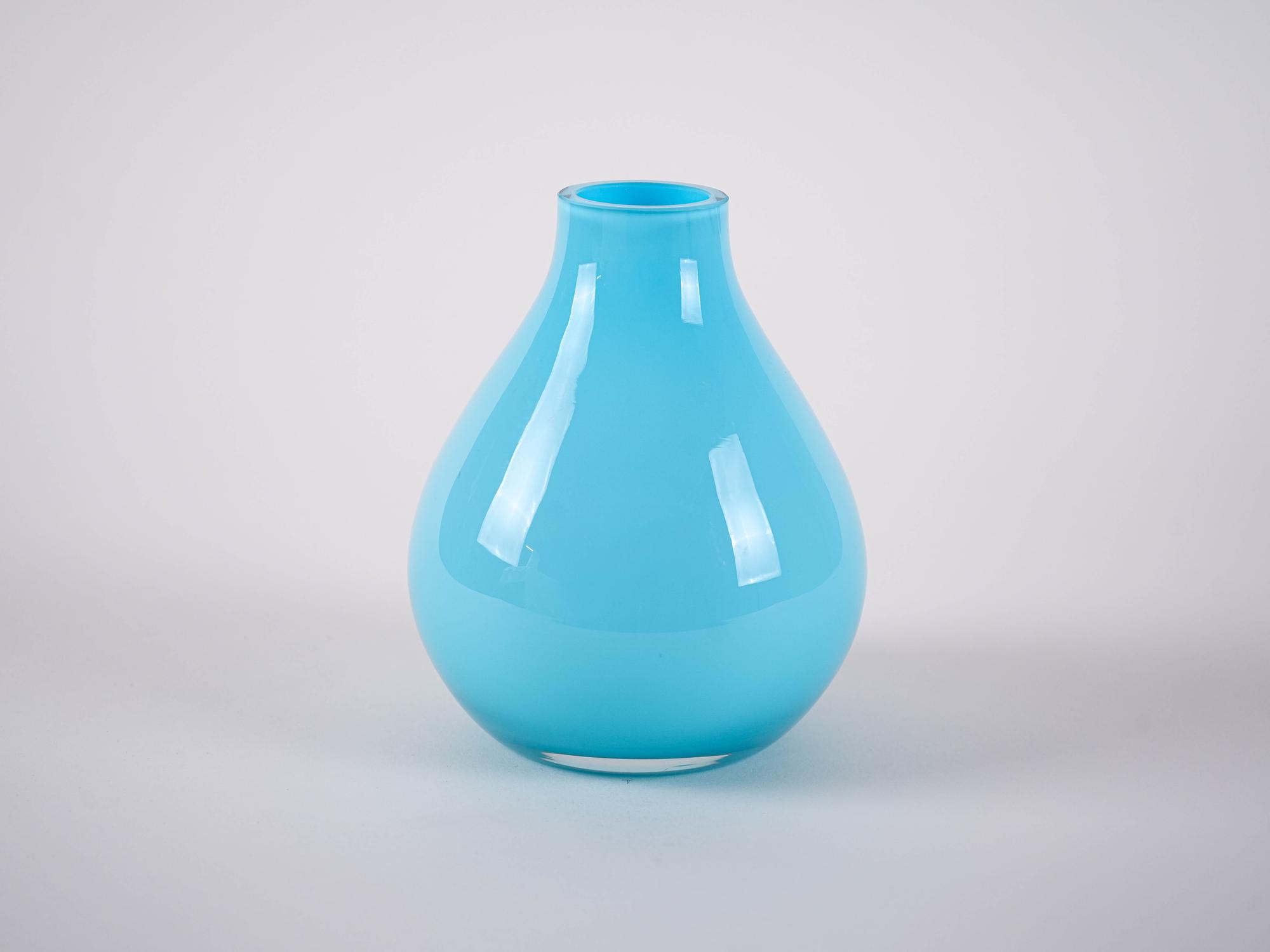 Light blue 1970s glass vase 4
