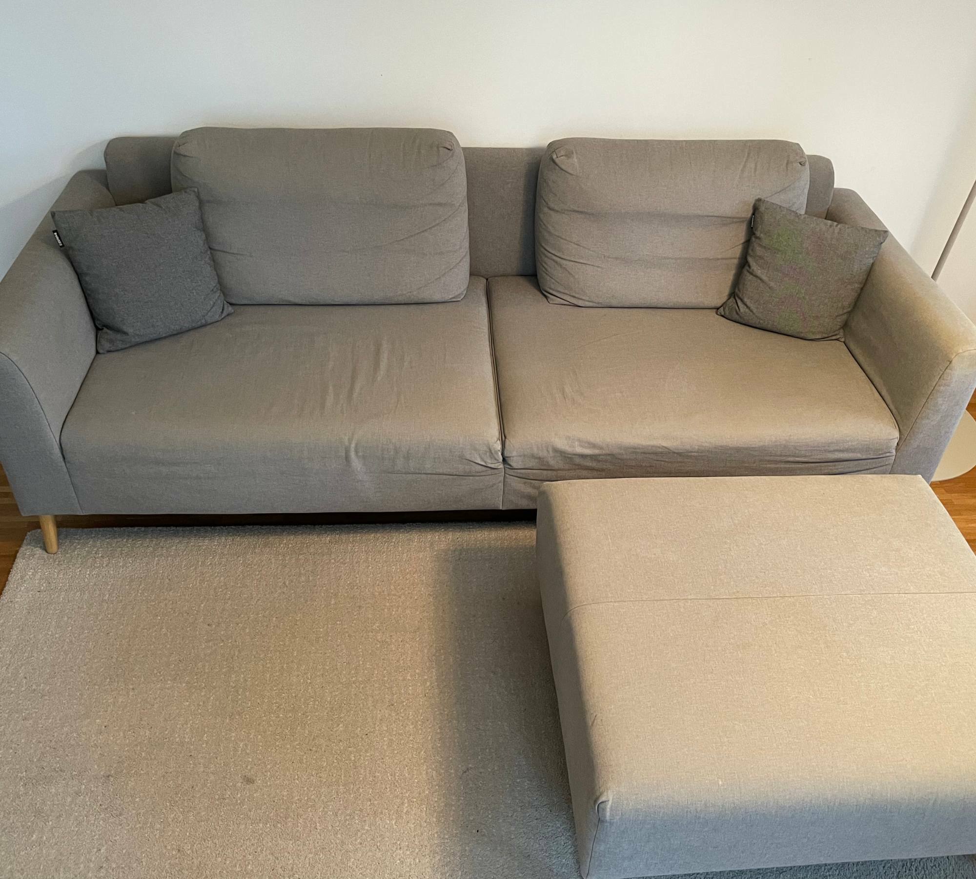 Sofa Stoff Hellgrau mit Hocker 0