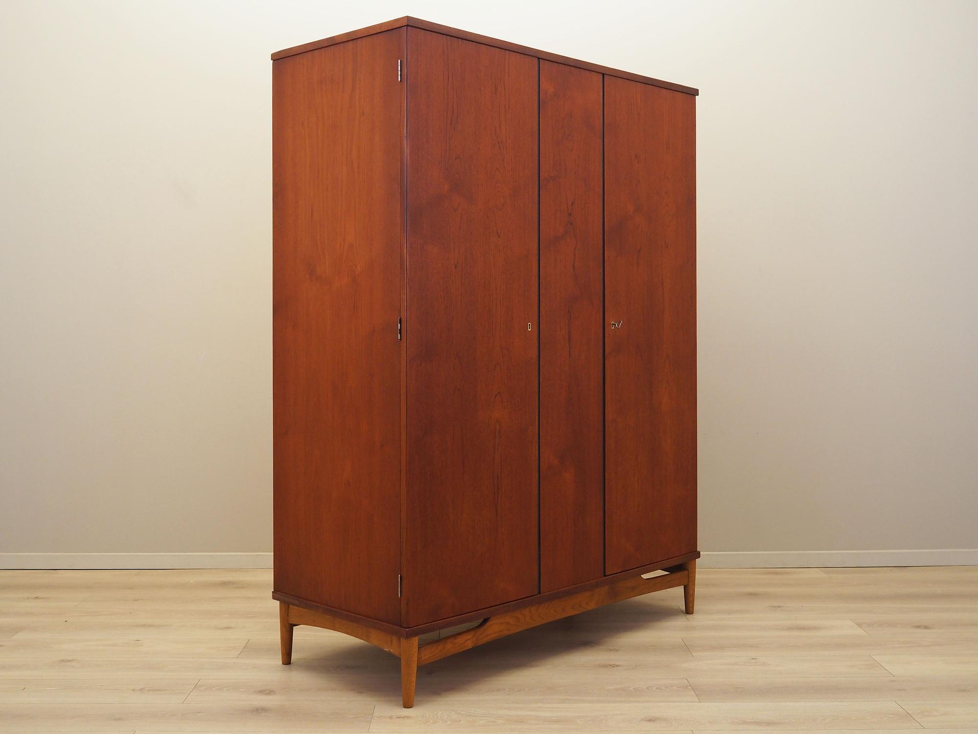 Kleiderschrank Teakholz 1960er Jahre 4