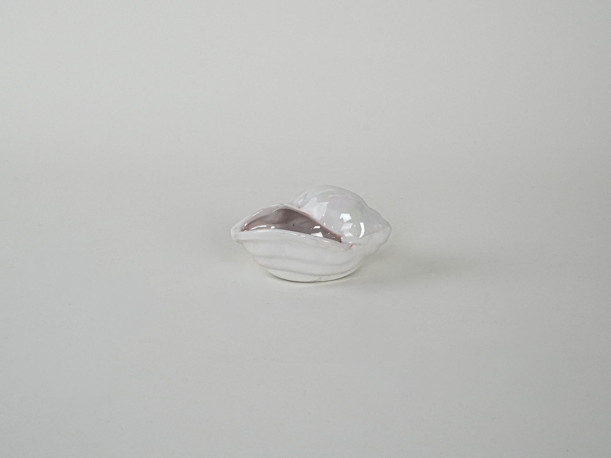 Porcelain snail white 1970s 2