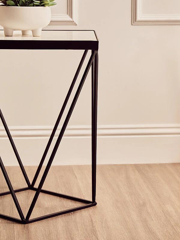Shalimar Square Black Finish Basis-Beistelltisch
 2