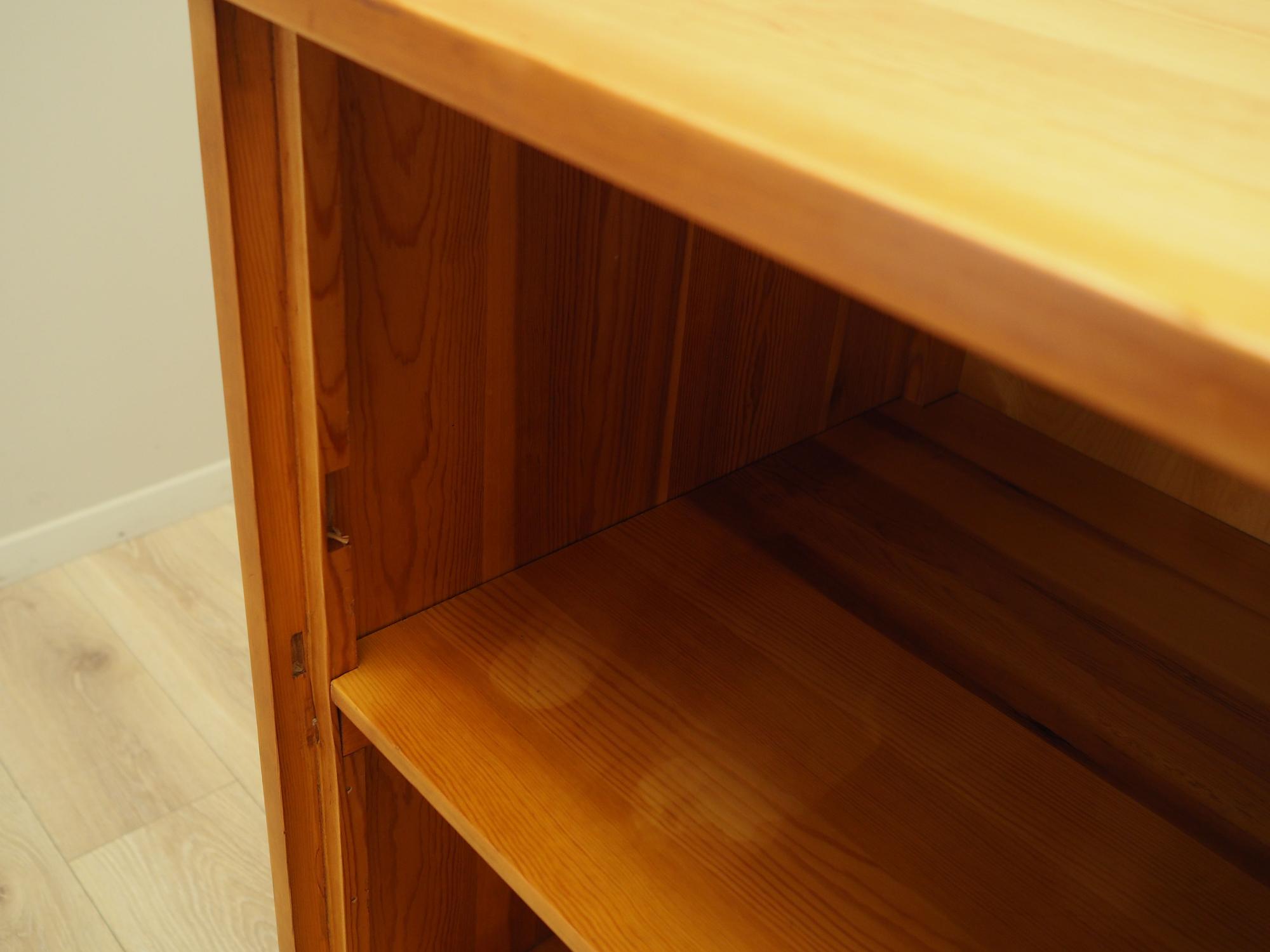 Display cabinet Pine wood 1980s 5