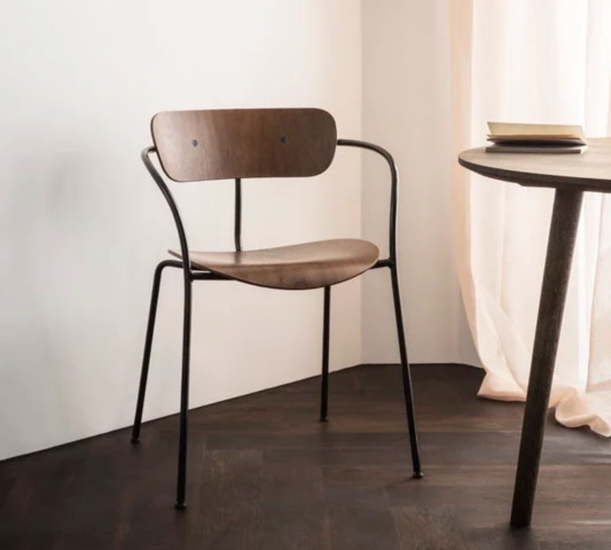 Pavilion AV2 Stuhl Walnussholz Stahl Braun  0