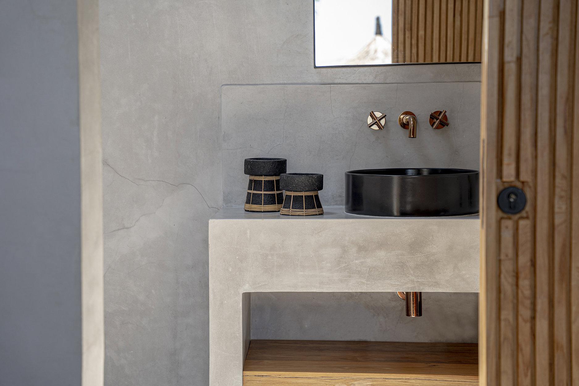 Serene Candle Holder Black 4