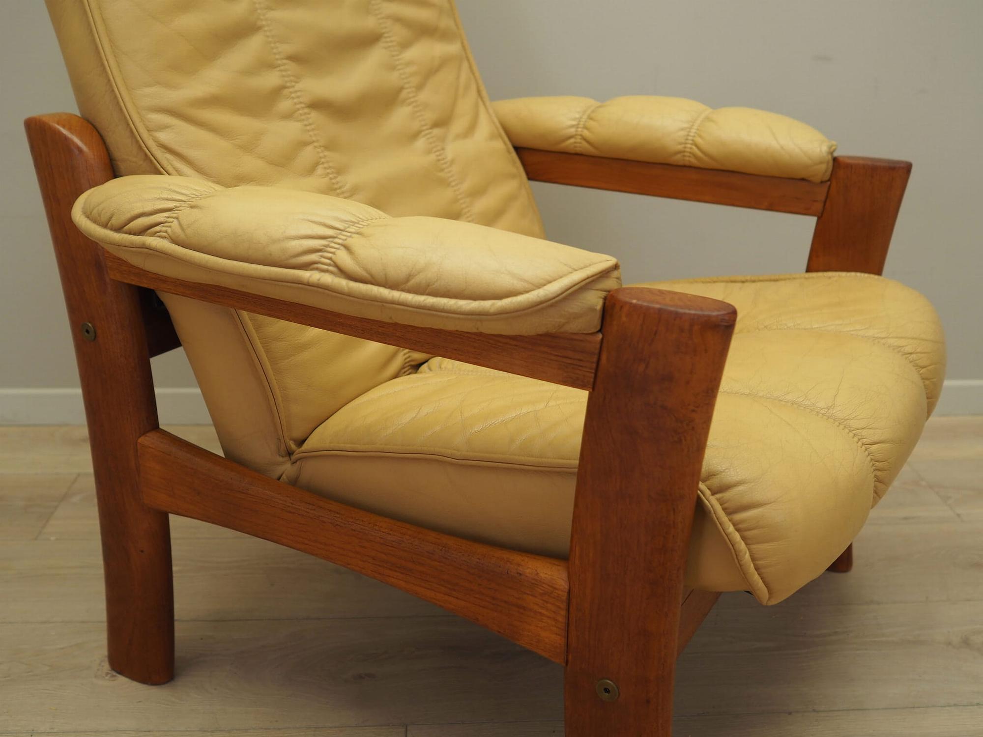 Armchair Teak Wood Leather Yellow 1960s 13