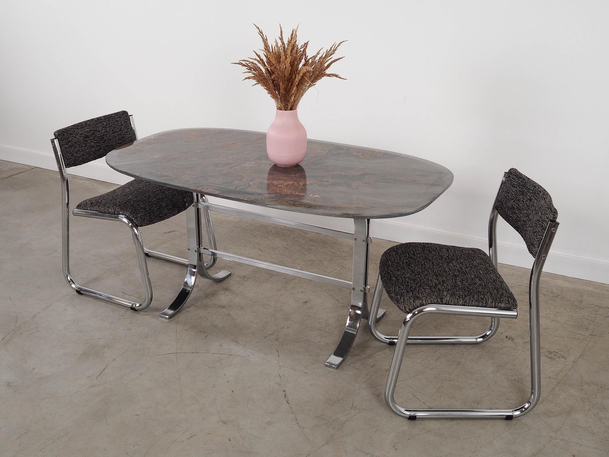 Steintisch 1980er Jahre 3