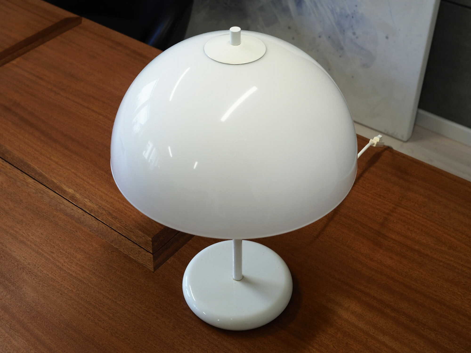 Vintage table lamp metal plastic white 1970s 3