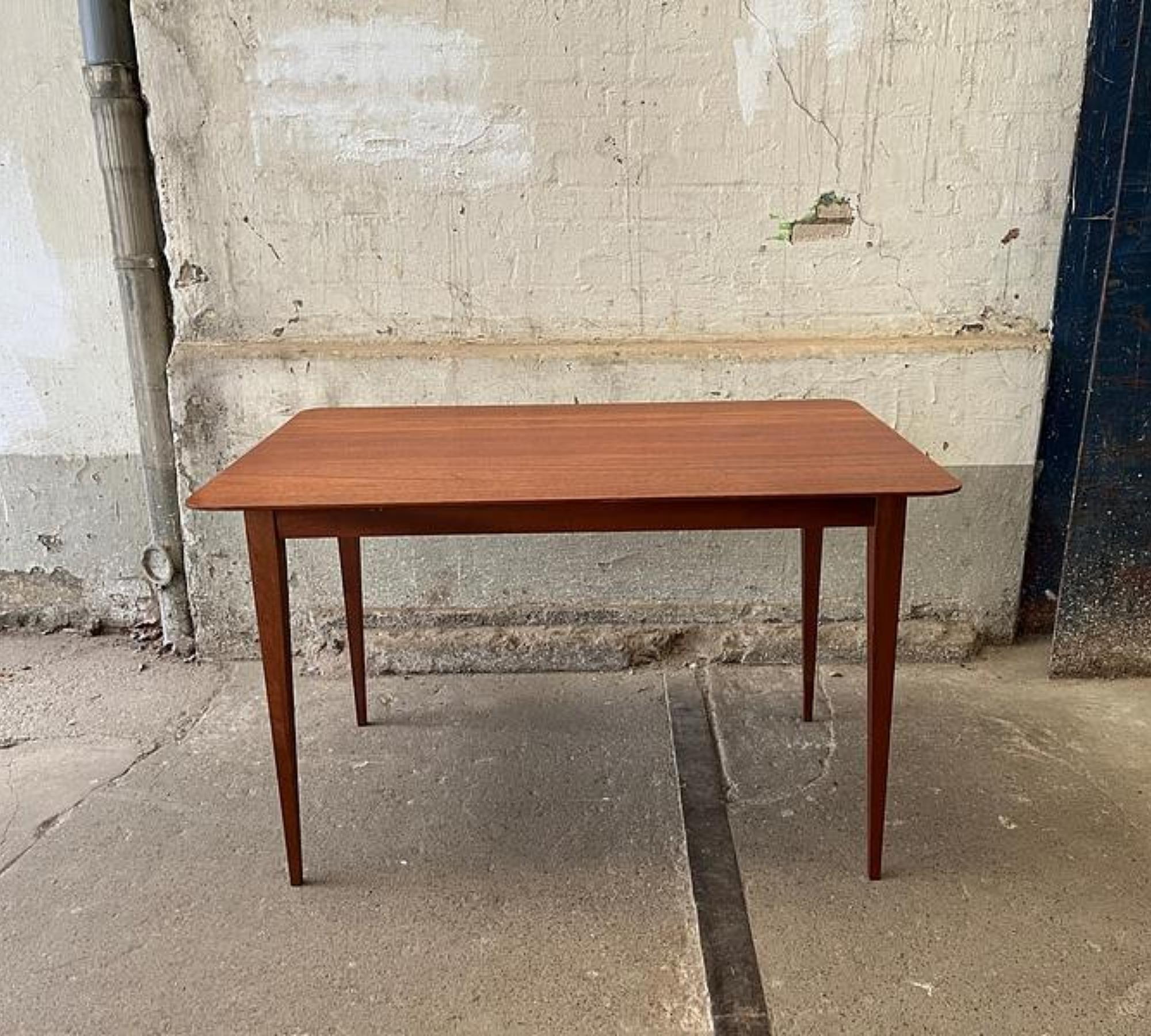 Beluga Tisch Vollholz Braun 2