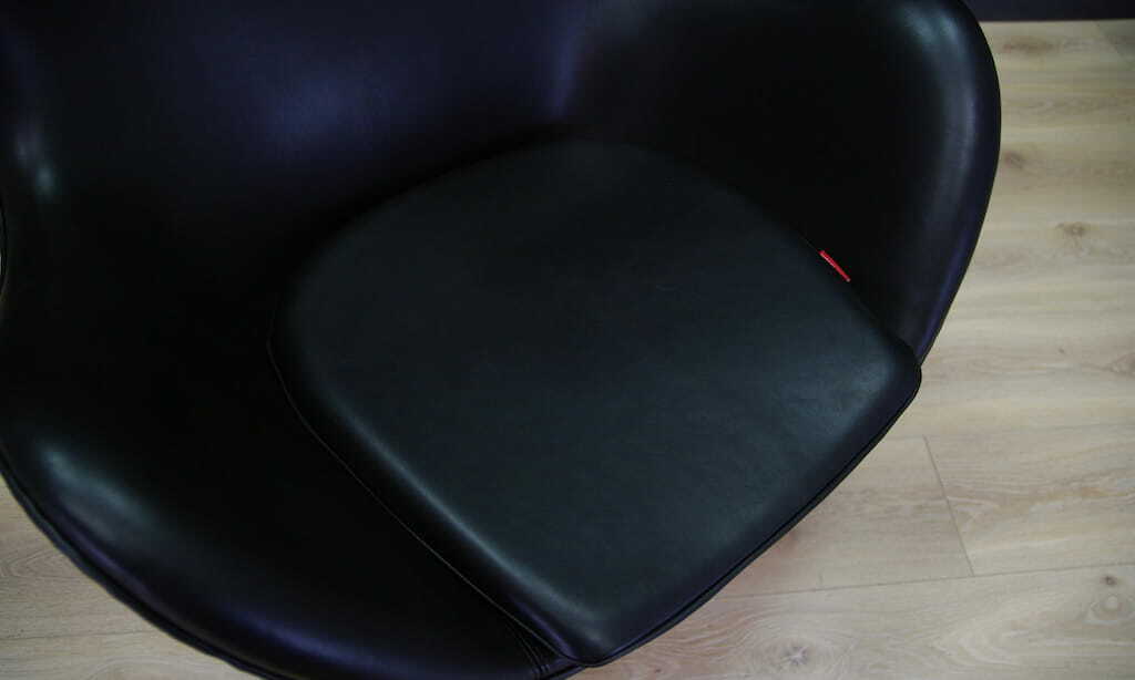 Egg Chair Arne Jacobsen Leather Black 7