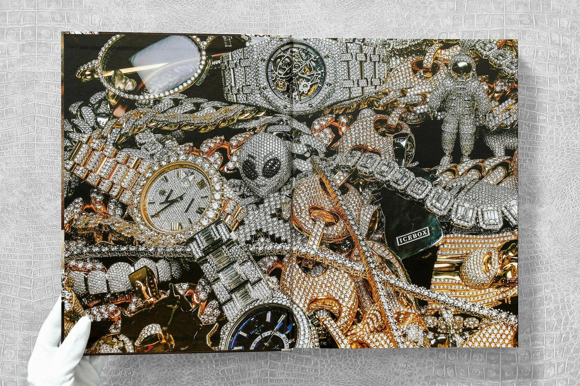 Ice Cold. A Hip-Hop Jewelry History 3