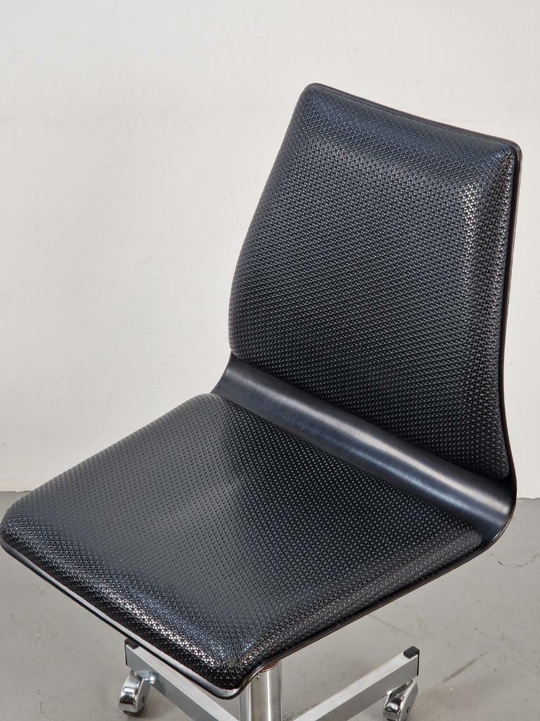 Vintage Bürostuhl Metall Holz Schwarz Braun 1960er Jahre 3
