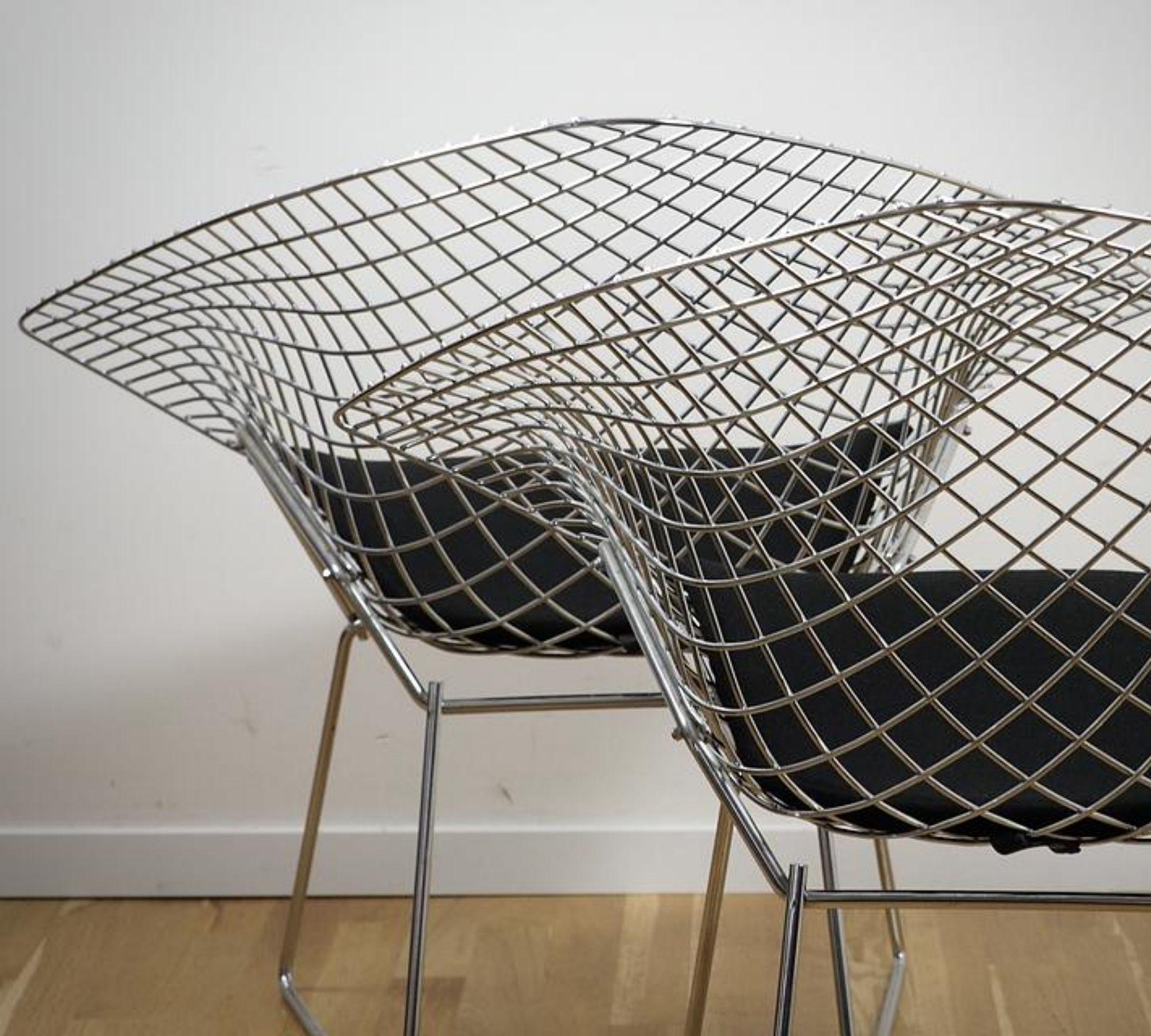 Bertoia Diamond Chair Silver with black cushion 6