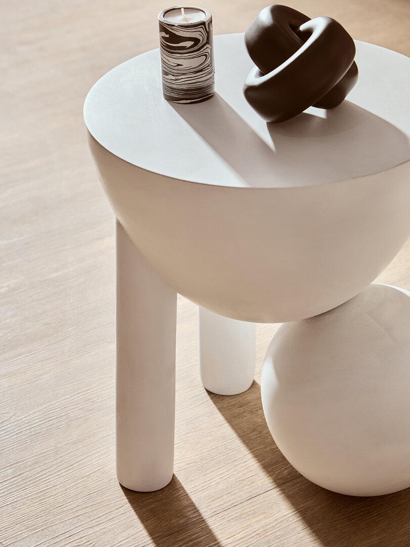 Walsa Mango Holz Kreis Säulen-Detail Beistelltisch Schwarz 2