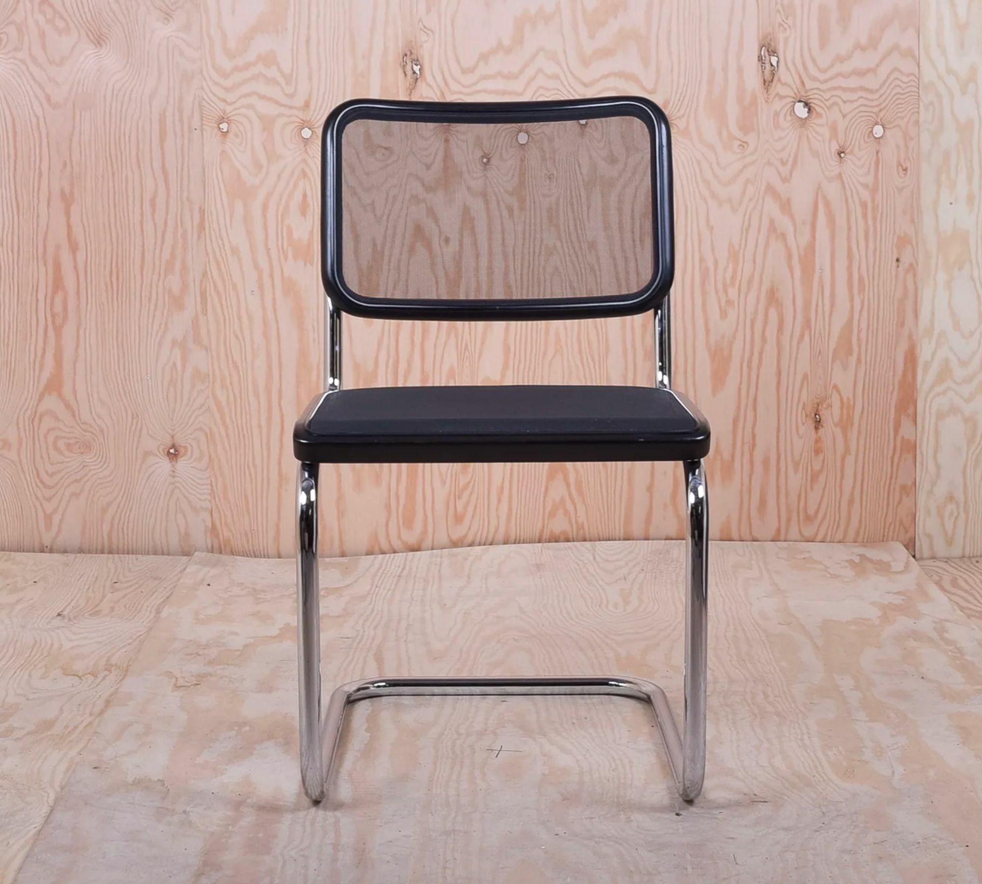 S 32 N Thonet Freischwinger Metall Holz Schwarz 6