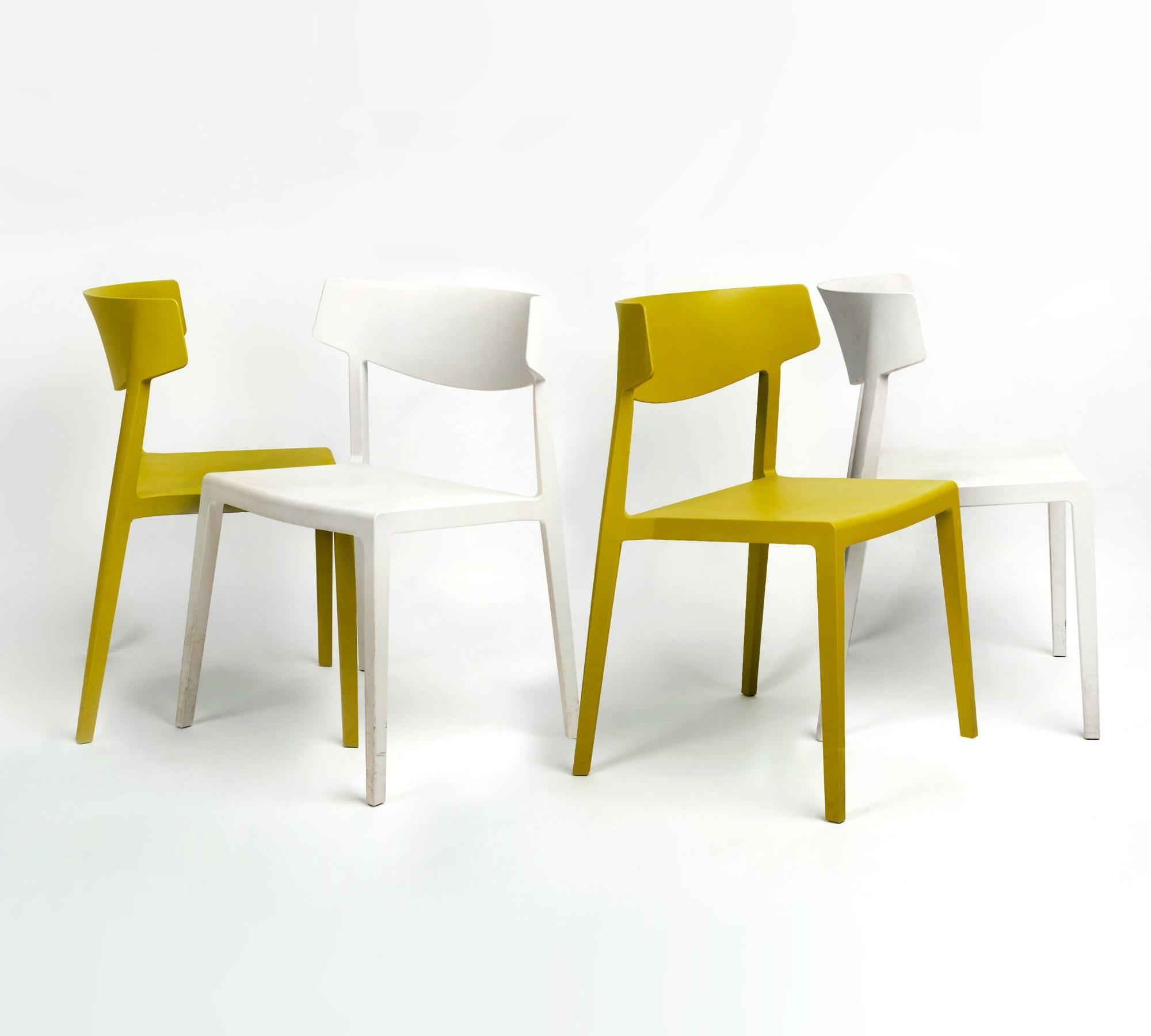 Indoor-Outdoor Stapelbarer Kunststoff-Stuhl in Weiß 5