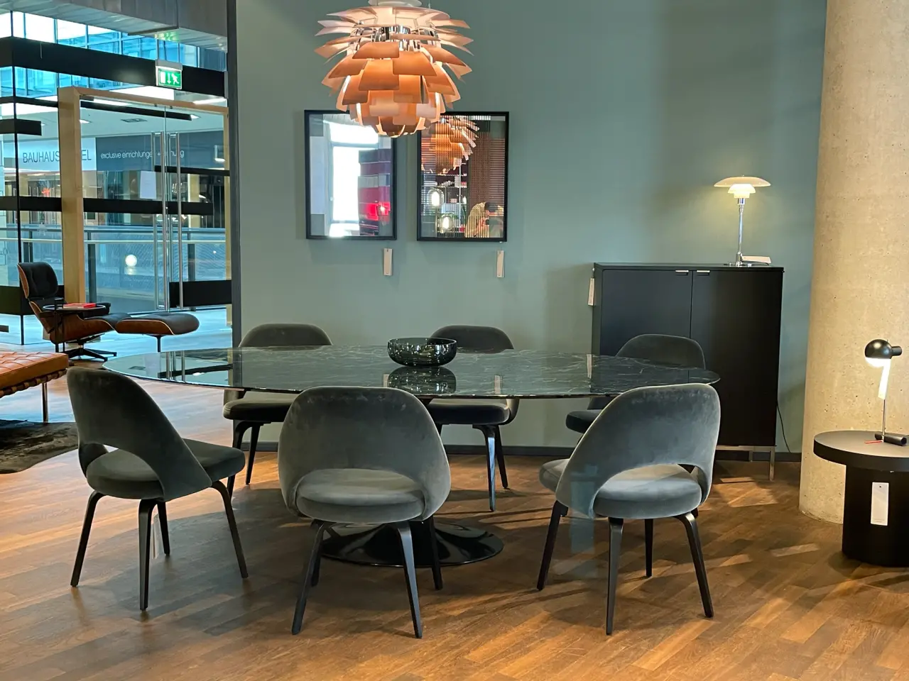 6x Saarinen Conference chairs Velvet Wood Grey 1