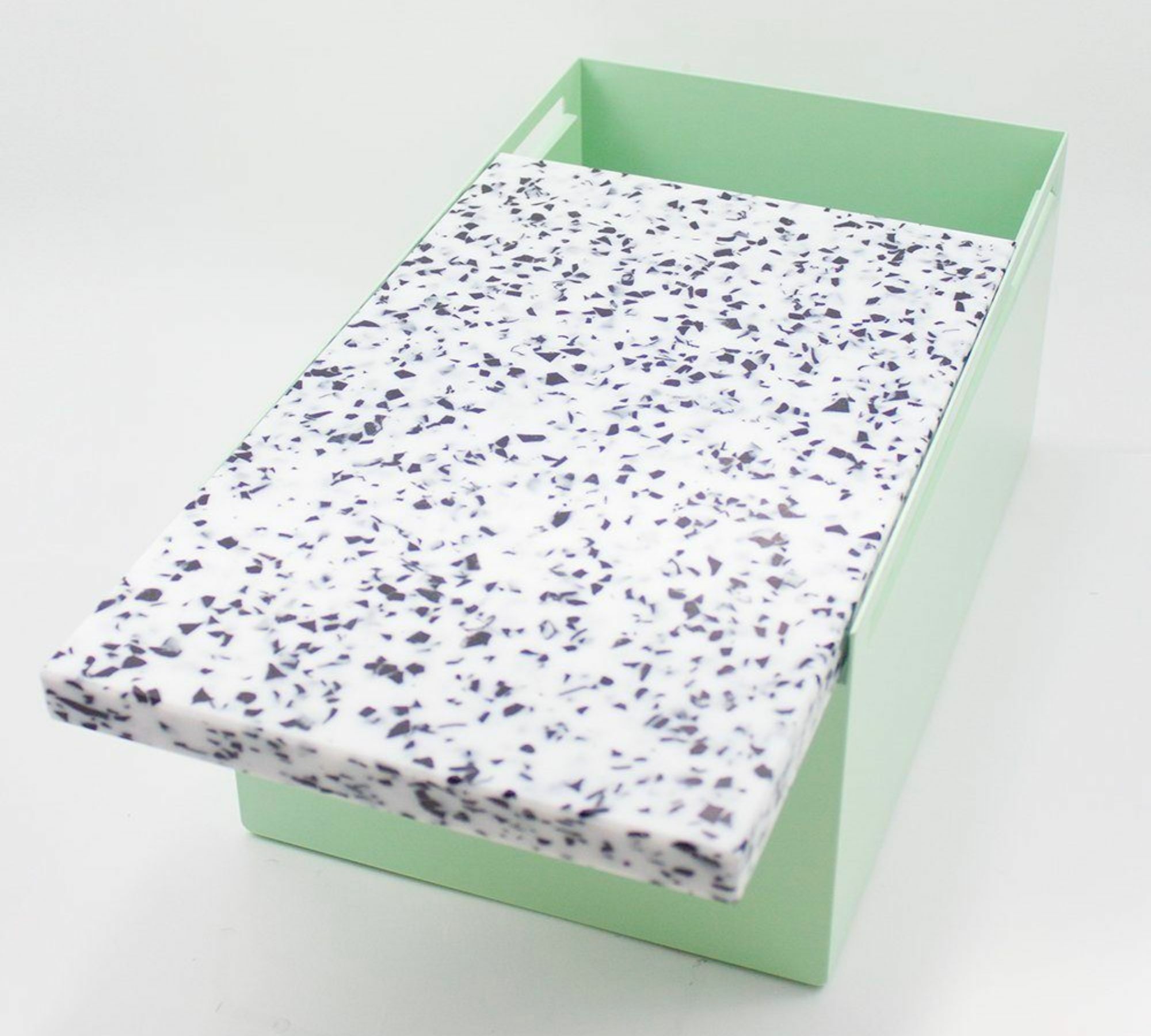 Brotbox Metall Weiß 1