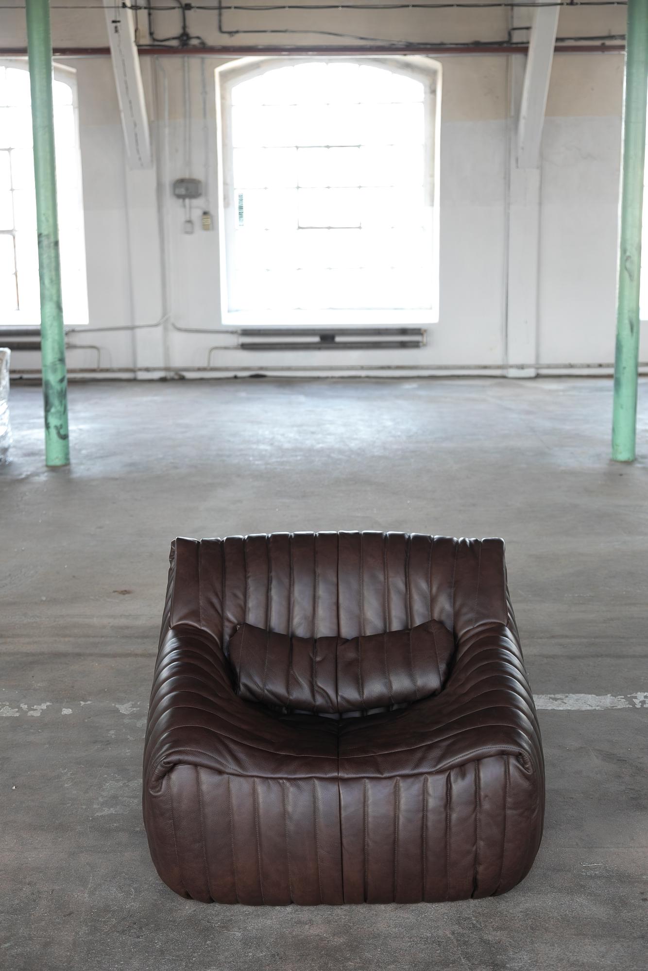 Togo Armchair Smooth Leather Folk Brown 4