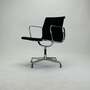 Eames EA 108 Aluminium Chair Schwarz 3