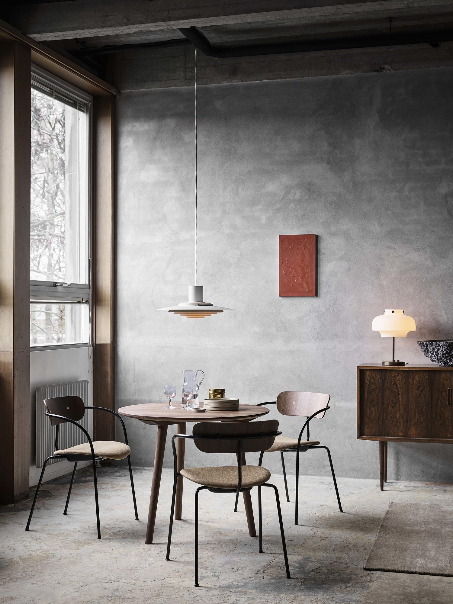 AV4 Pavilion Stuhl mit Armlehnen Walnuss Plastik 1