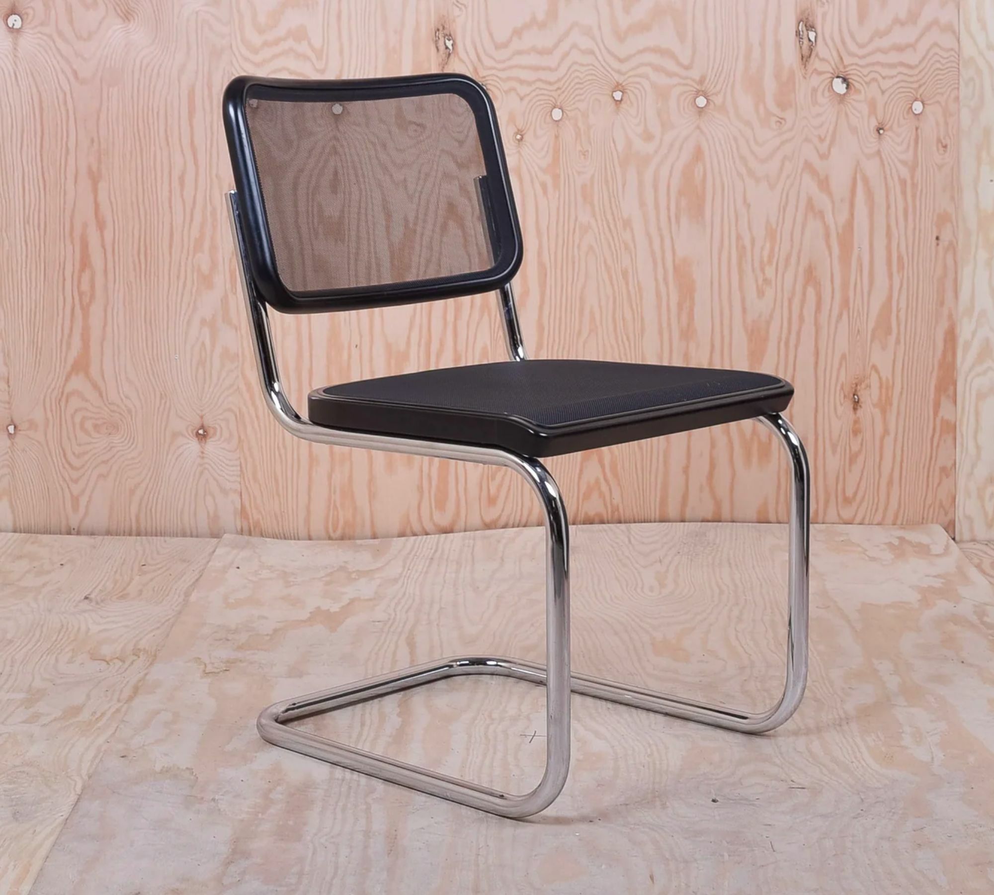 S 32 N Thonet Freischwinger Metall Holz Schwarz 5