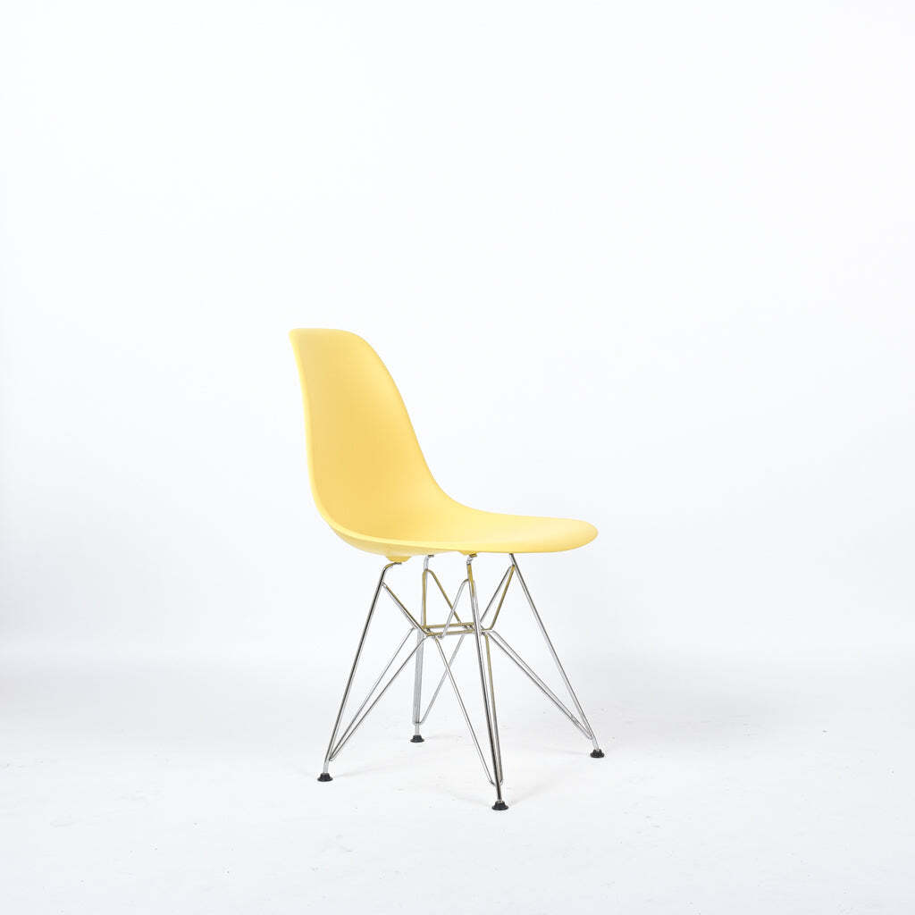 DSR Eames Plastic Side Chair Sunlight 0